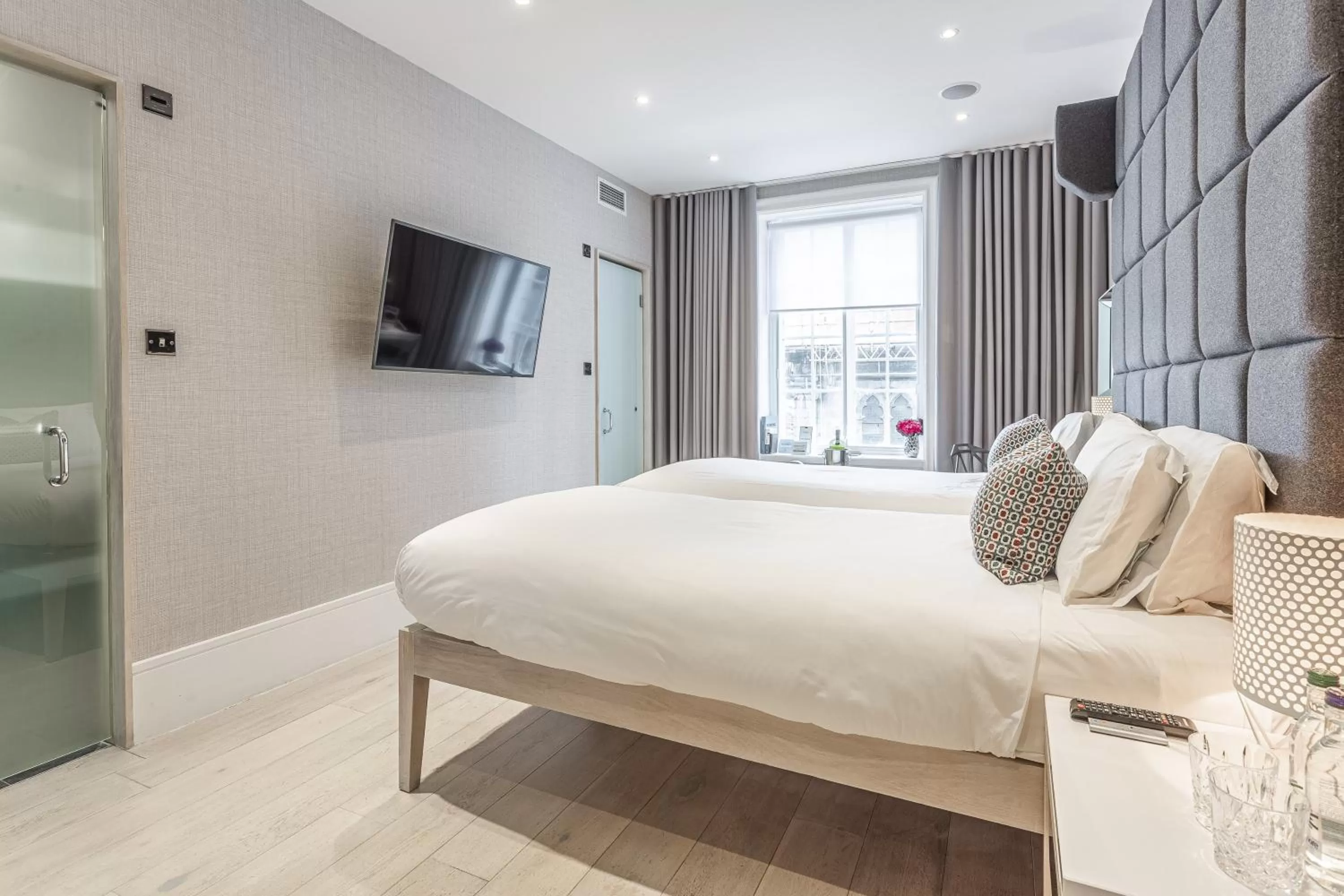 TV and multimedia, Bed in The Inn on the Mile