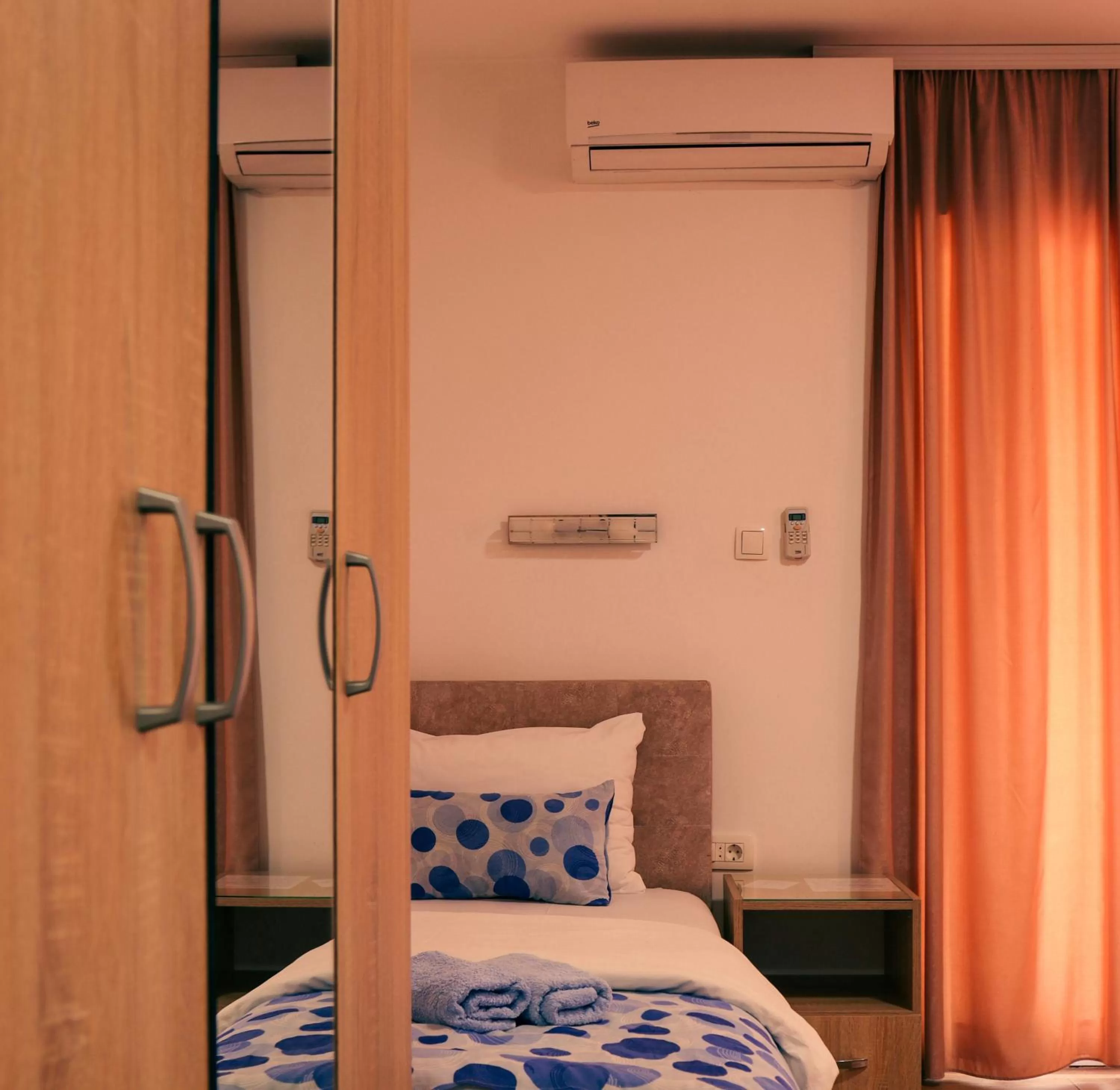 Bed in Restoran & Motel Manjež