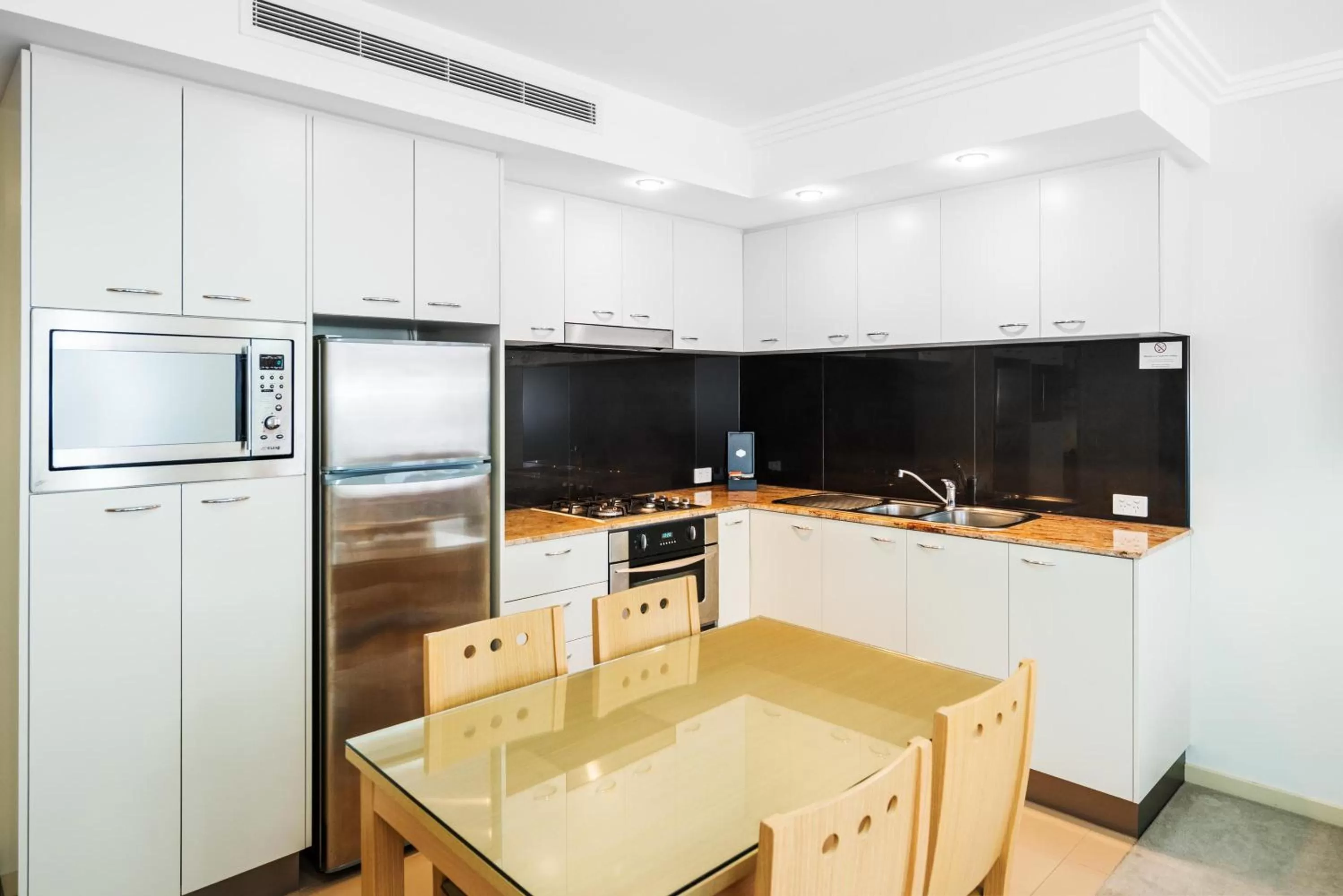 Kitchen or kitchenette in Mantra on Mary