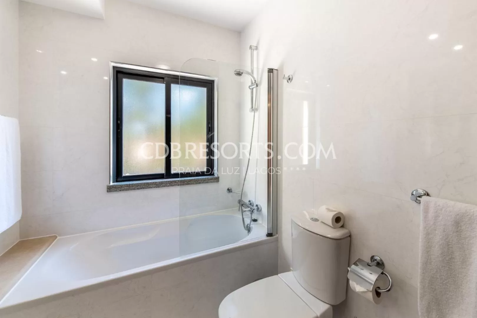 Bathroom in Baia da Luz Resort