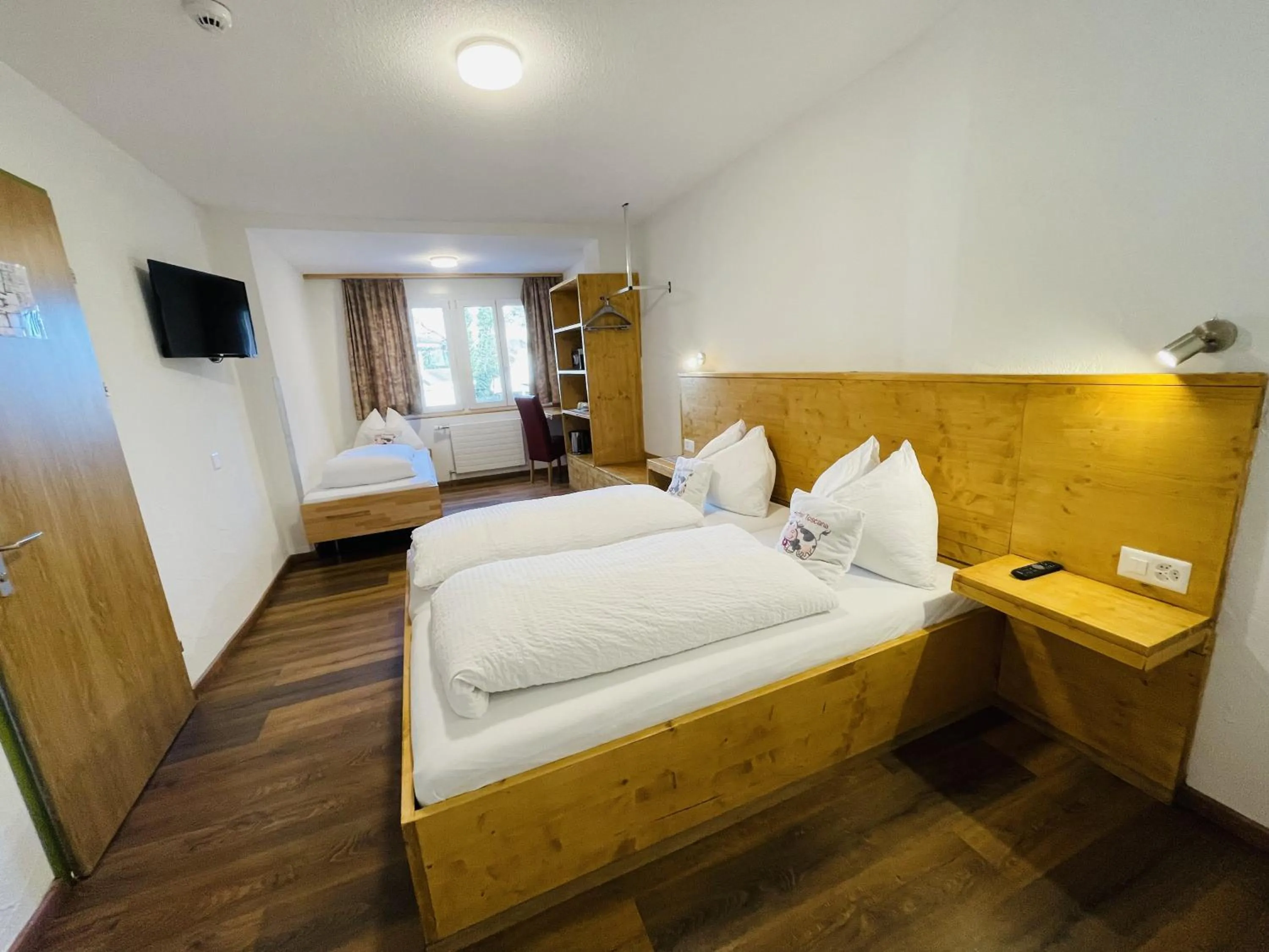 Photo of the whole room, Bed in Hotel Toscana