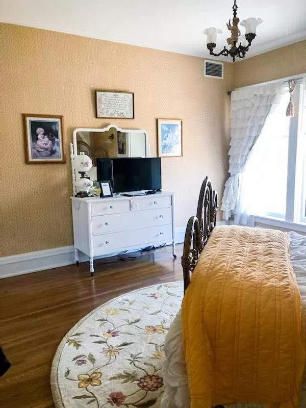 Bedroom, Bed in Chocolate Mansion