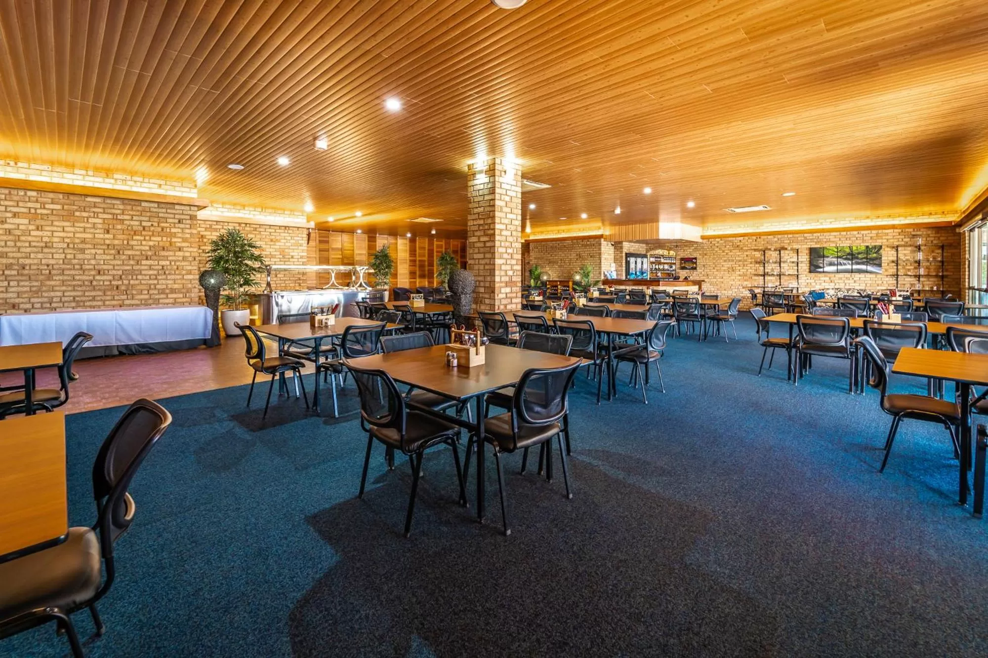 Restaurant/places to eat in Carnarvon Motel
