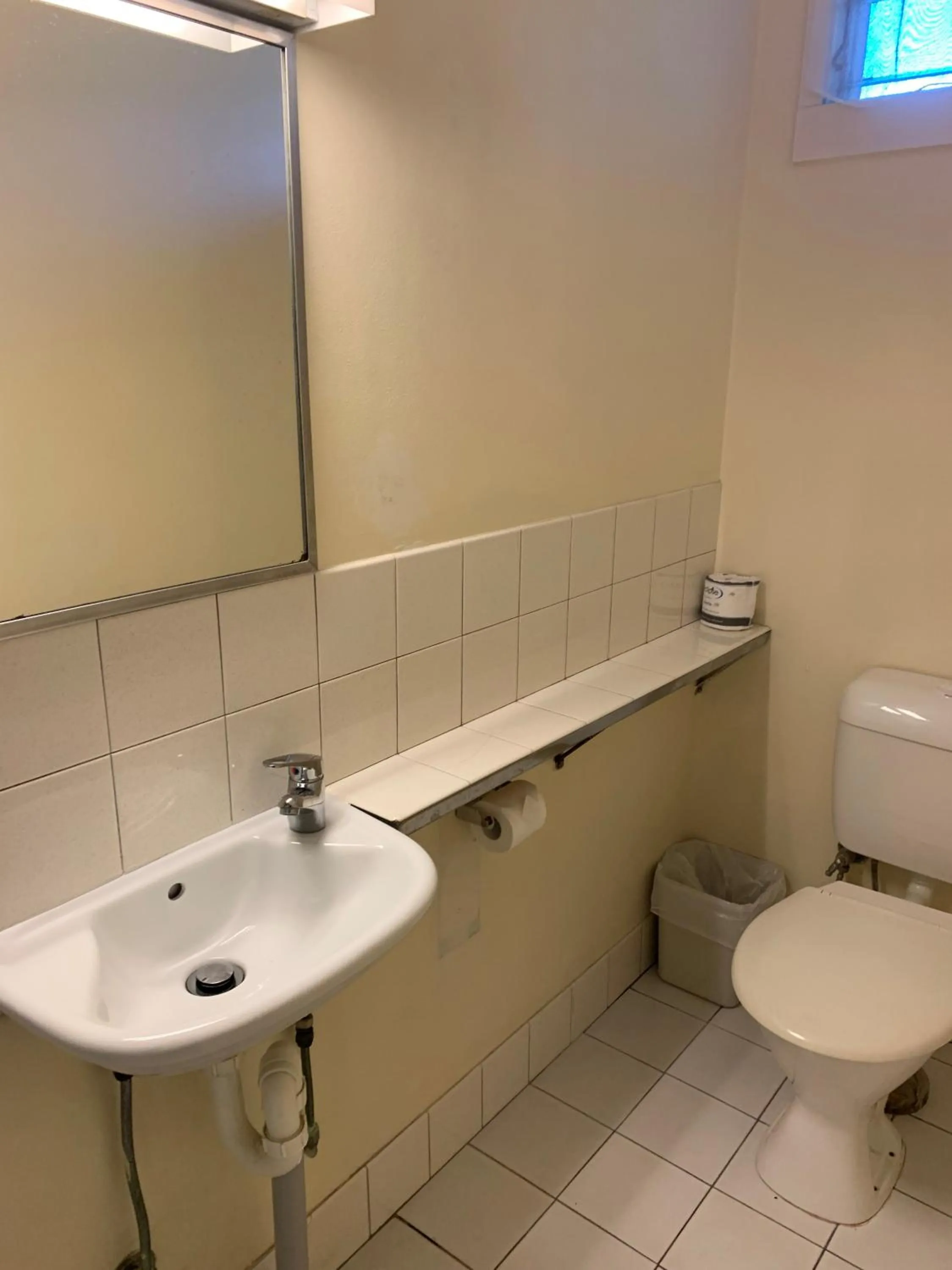 Toilet in Arkana Motel