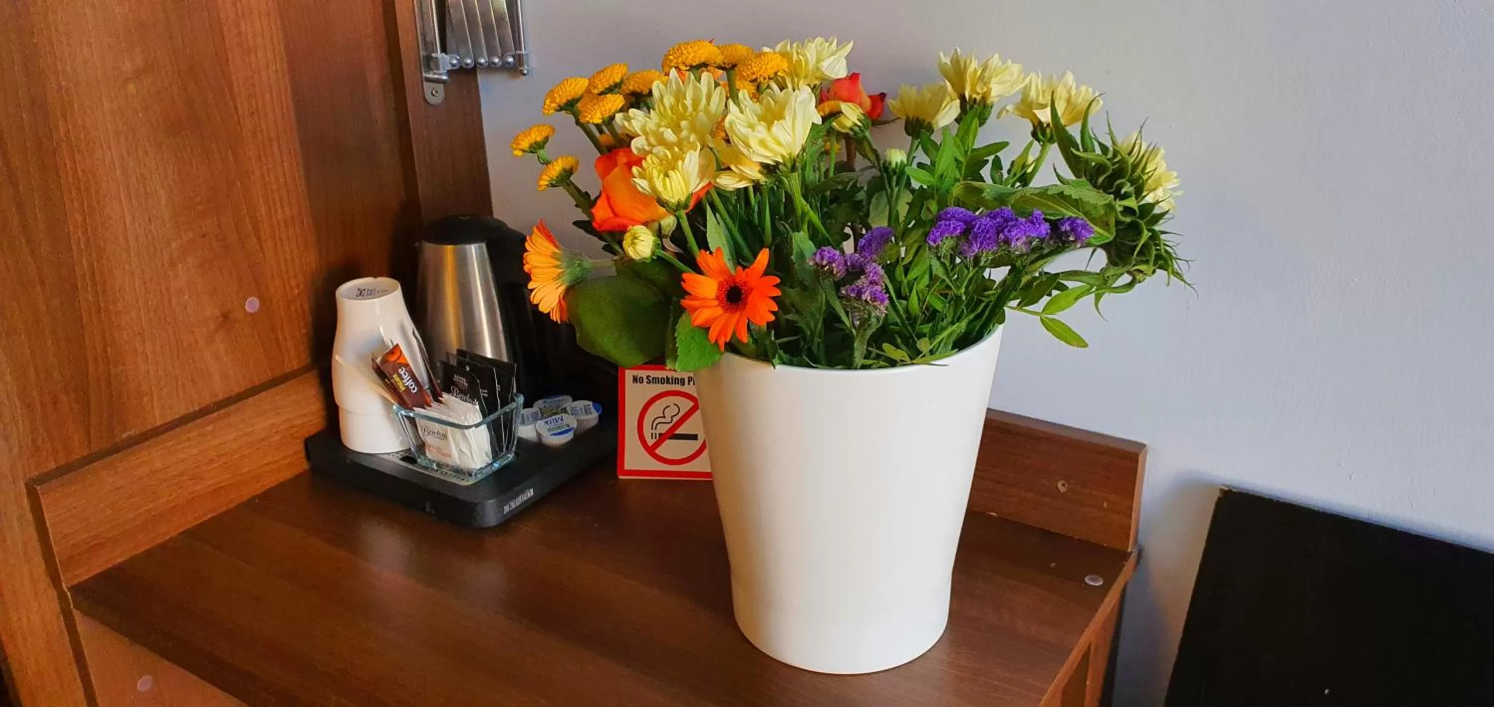 Coffee/tea facilities in The Gate Hotel