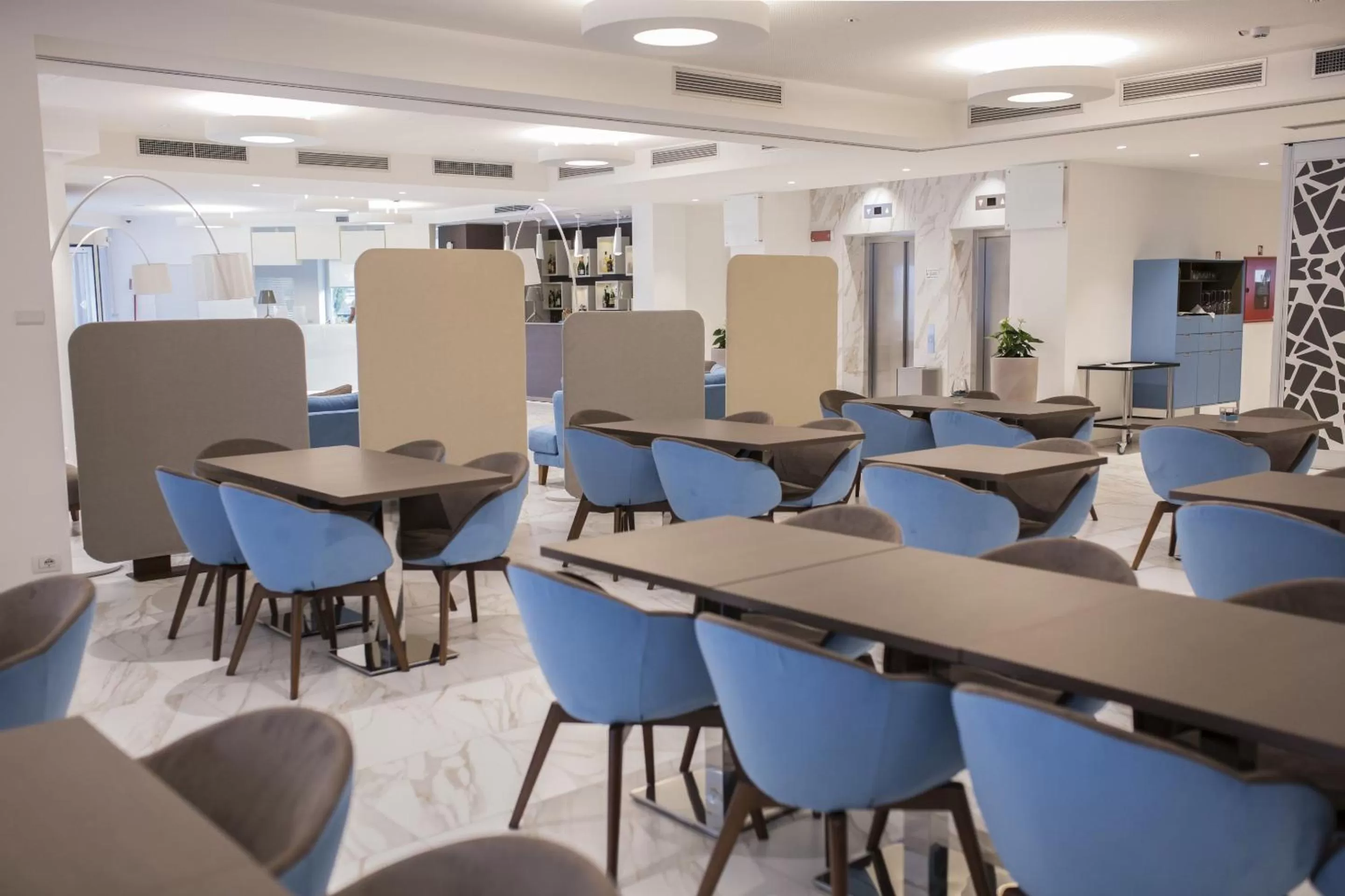 Restaurant/places to eat in Diamante MHotel