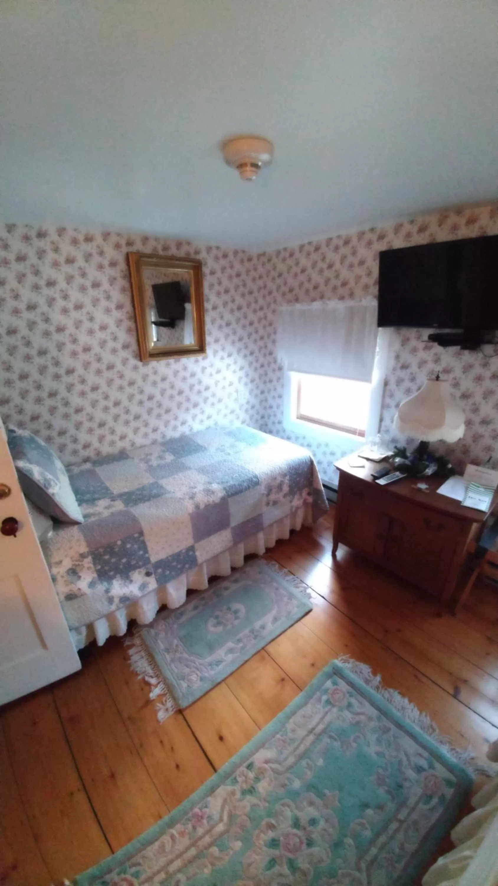 Bed in The Greenfield Inn