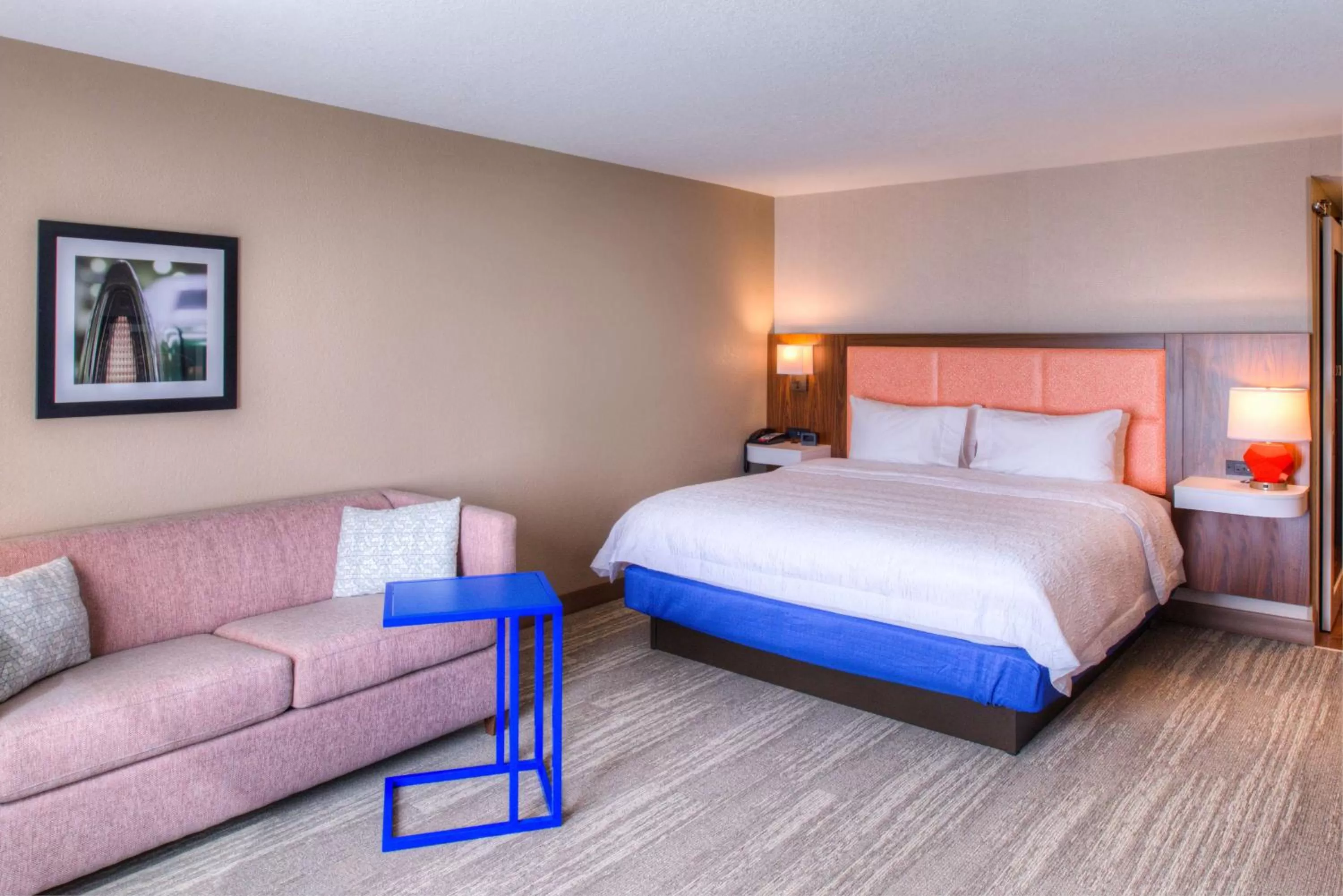 Living room, Bed in Hampton Inn & Suites Wixom/Novi/Detroit, Mi