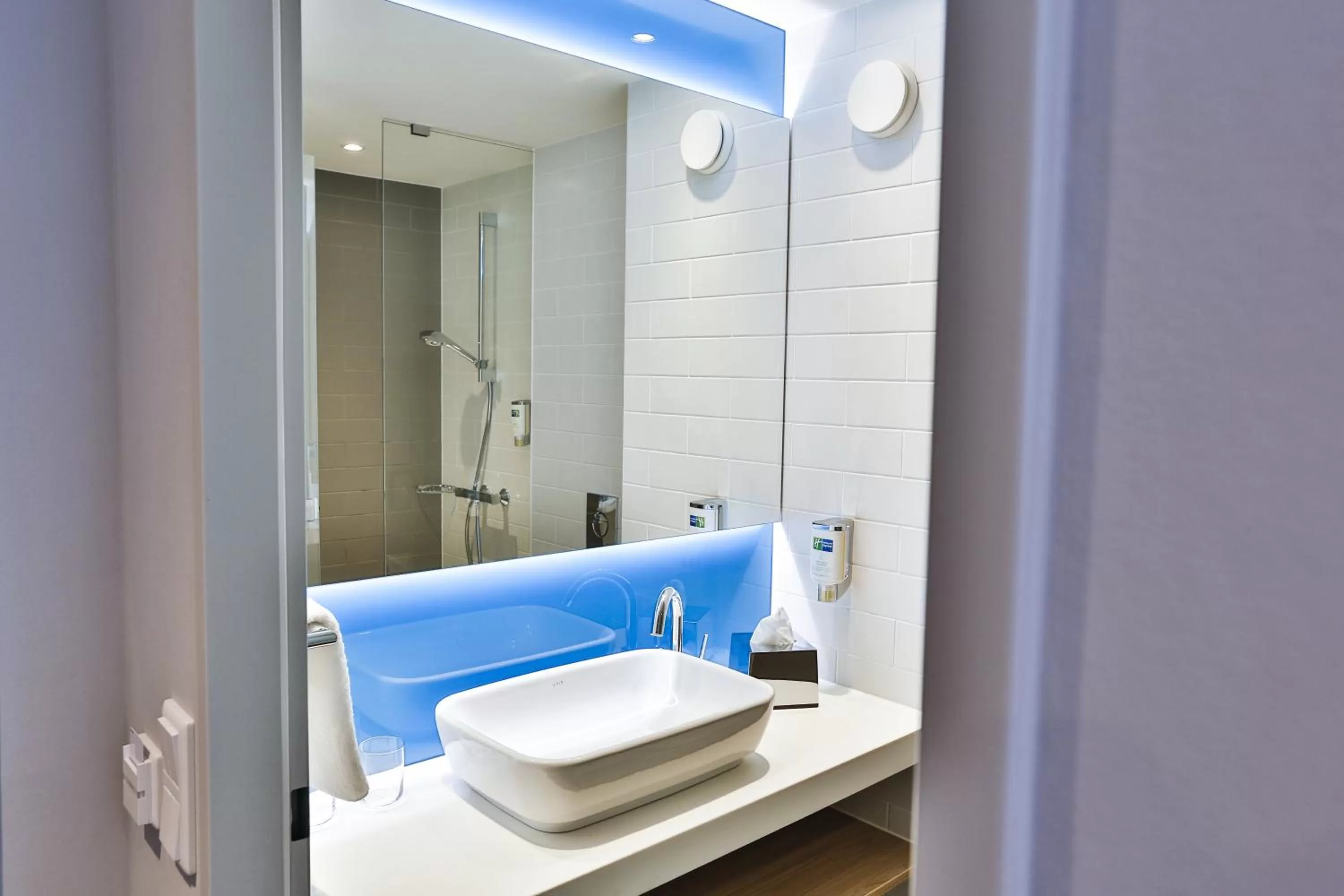 Bathroom in Holiday Inn Express Karlsruhe - City Park by IHG