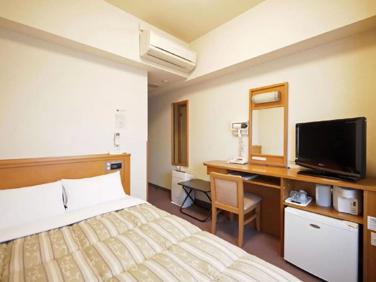 Double Room with Small Double Bed - Smoking in Hotel Route-Inn Nagaoka Inter
