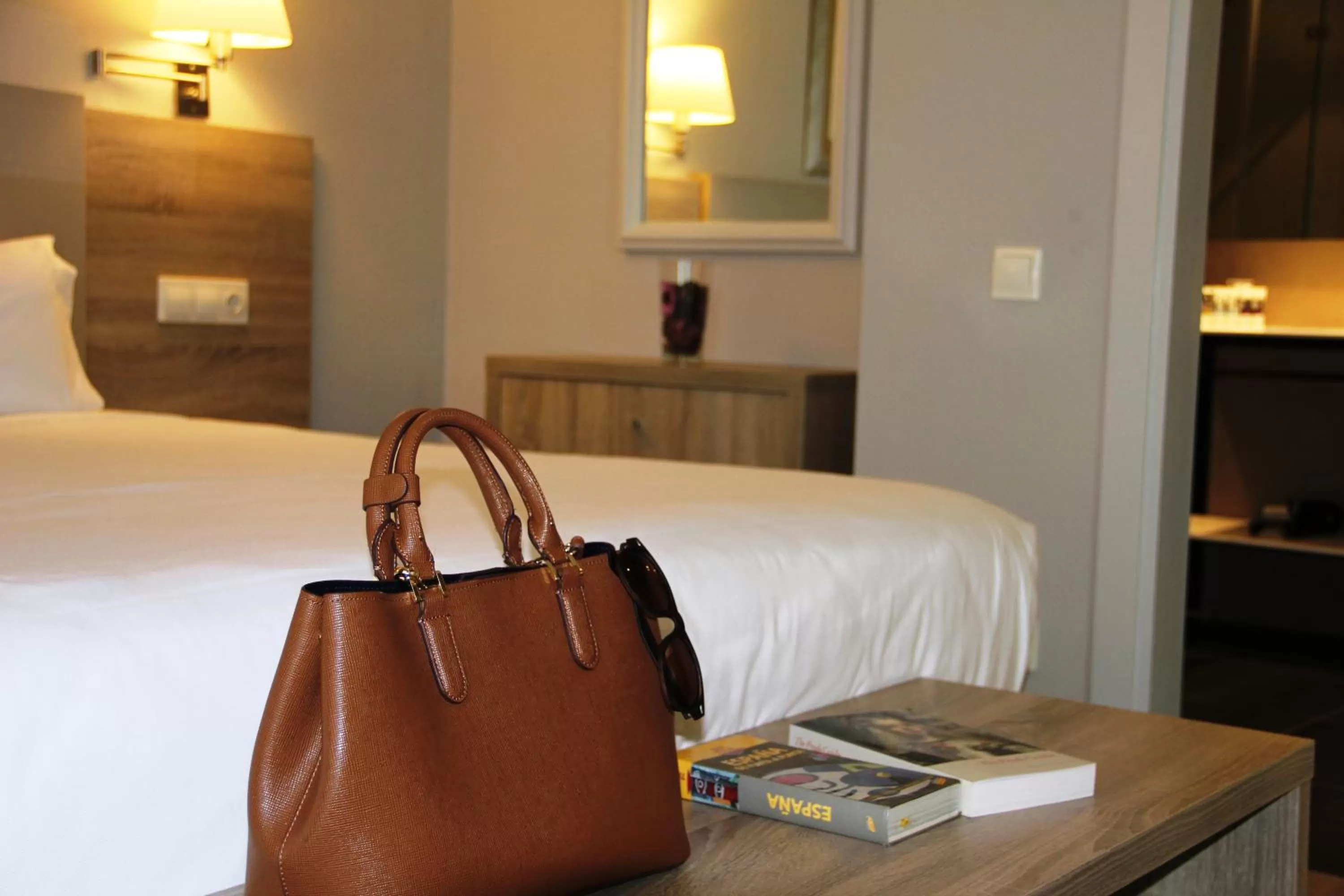 Bedroom, Bed in Mercure Madrid Centro