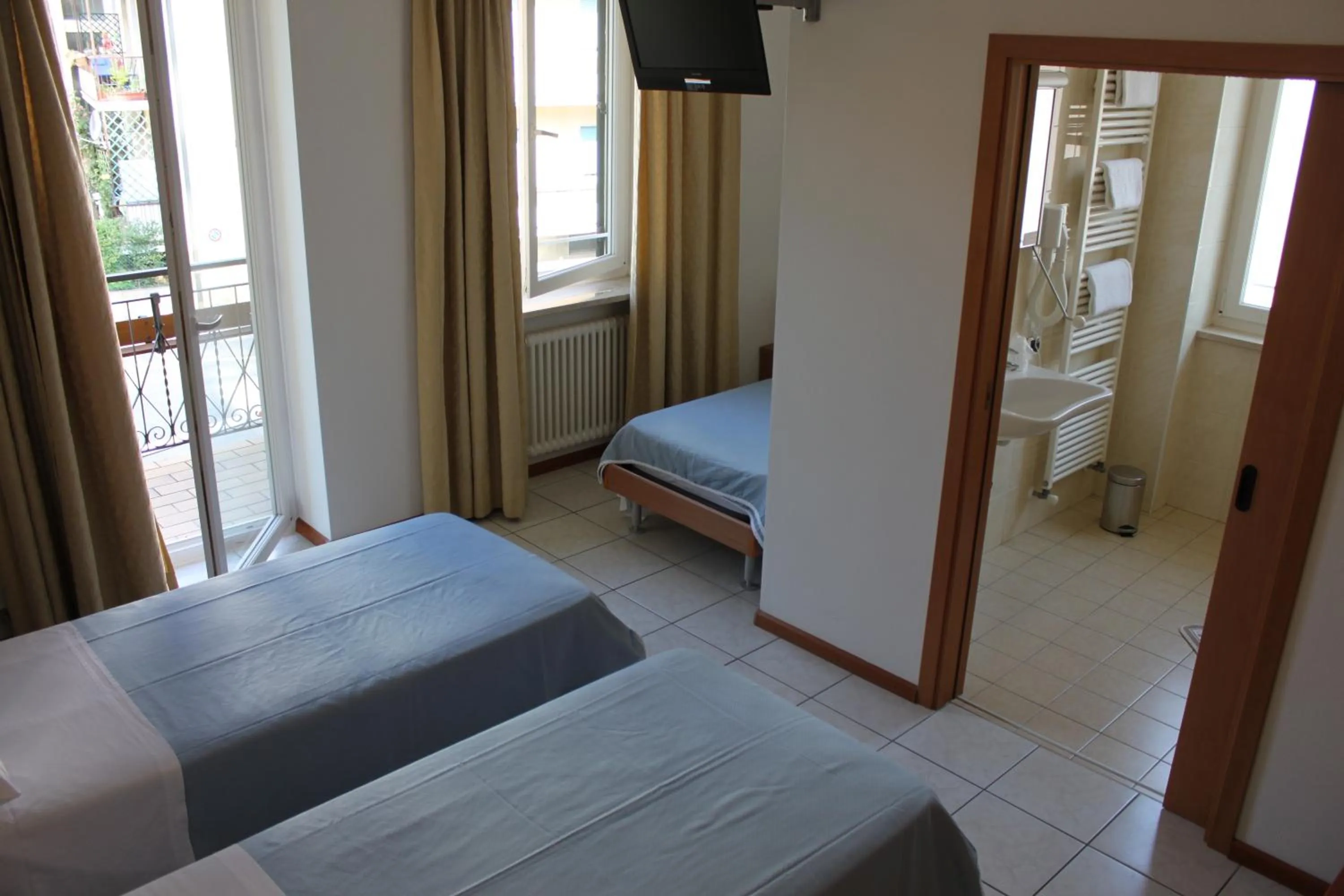 Day, Bed in Albergo Hofer