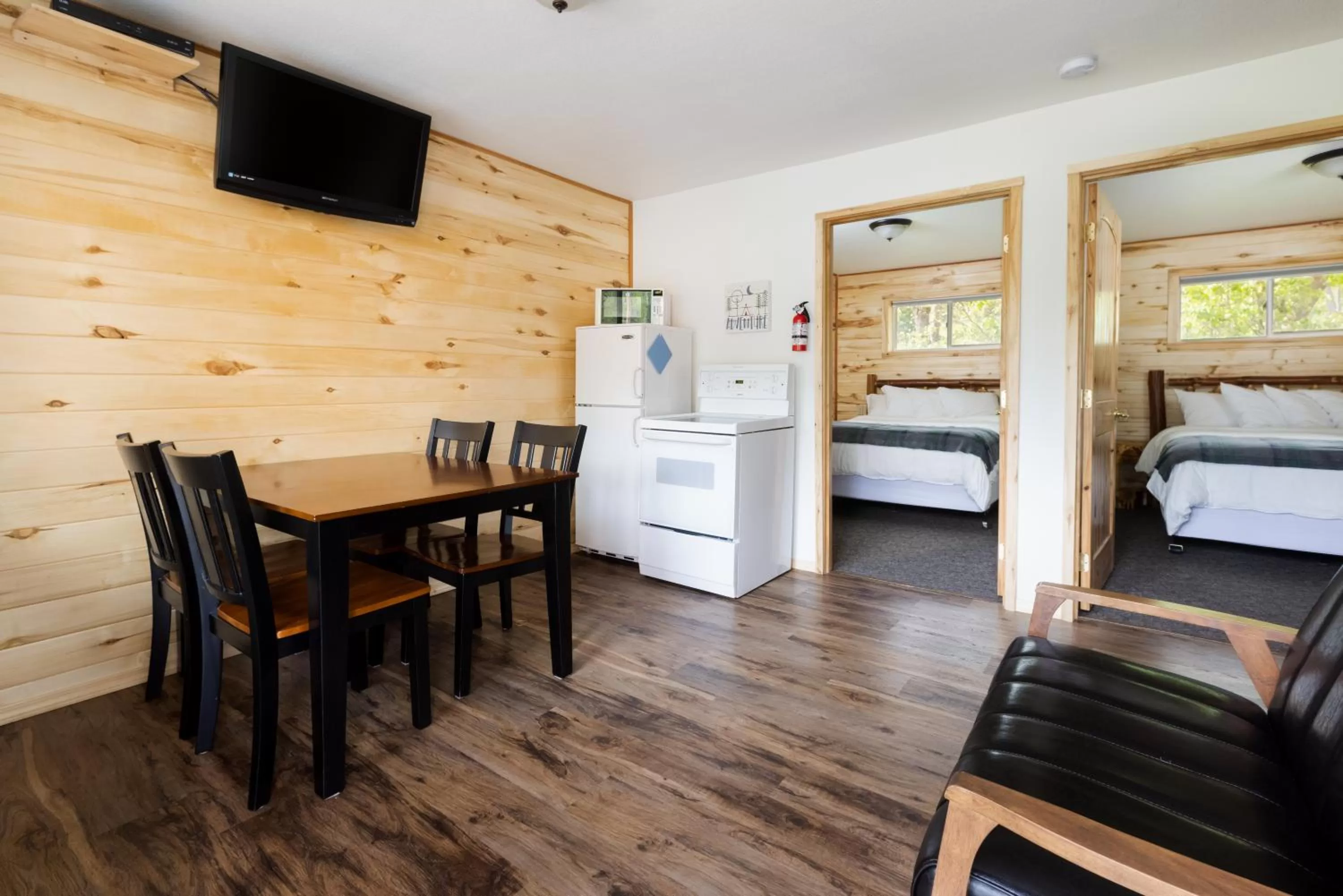 Bed in Beargrass Lodging & RV Resort