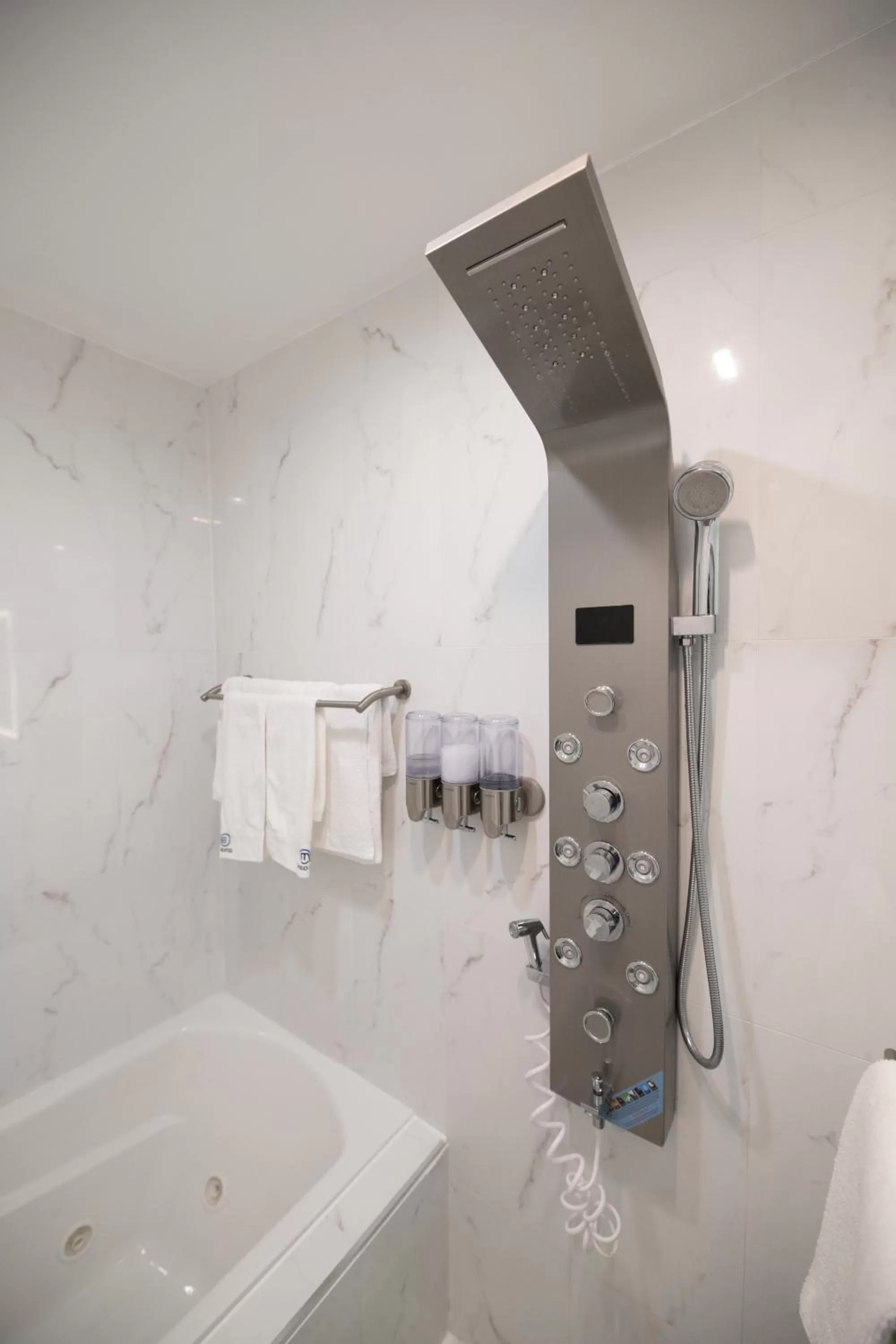 Shower in Omeo Suites