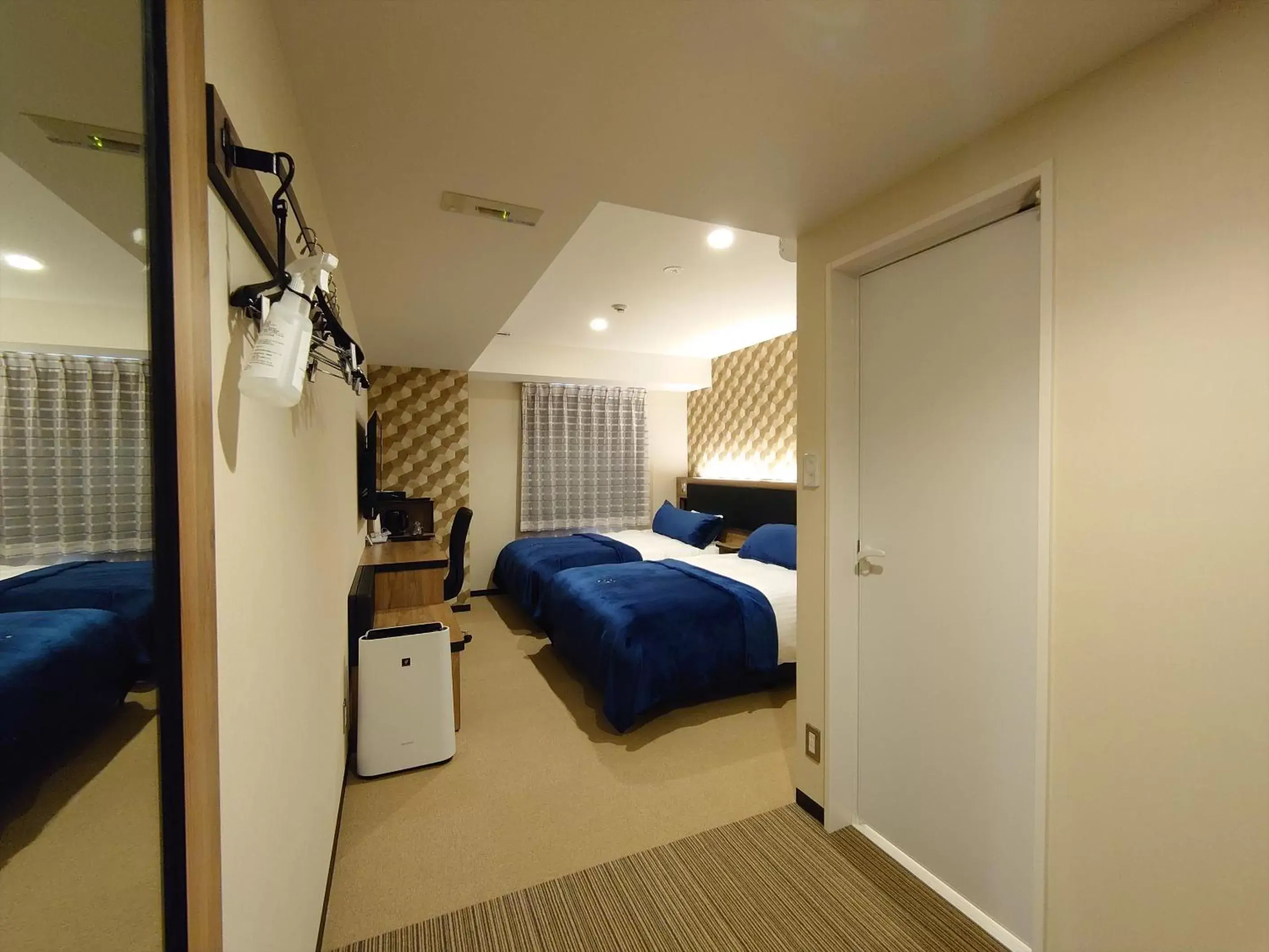 Standard Twin Room - single occupancy - Smoking in Green Rich Hotel Yonago Ekimae (Artificial hot spring Futamata Yunohana) Standard Twin Room - single occupancy - Smoking in Green Rich Hotel Yonago Ekimae (Artificial hot spring Futamata Yunohana)