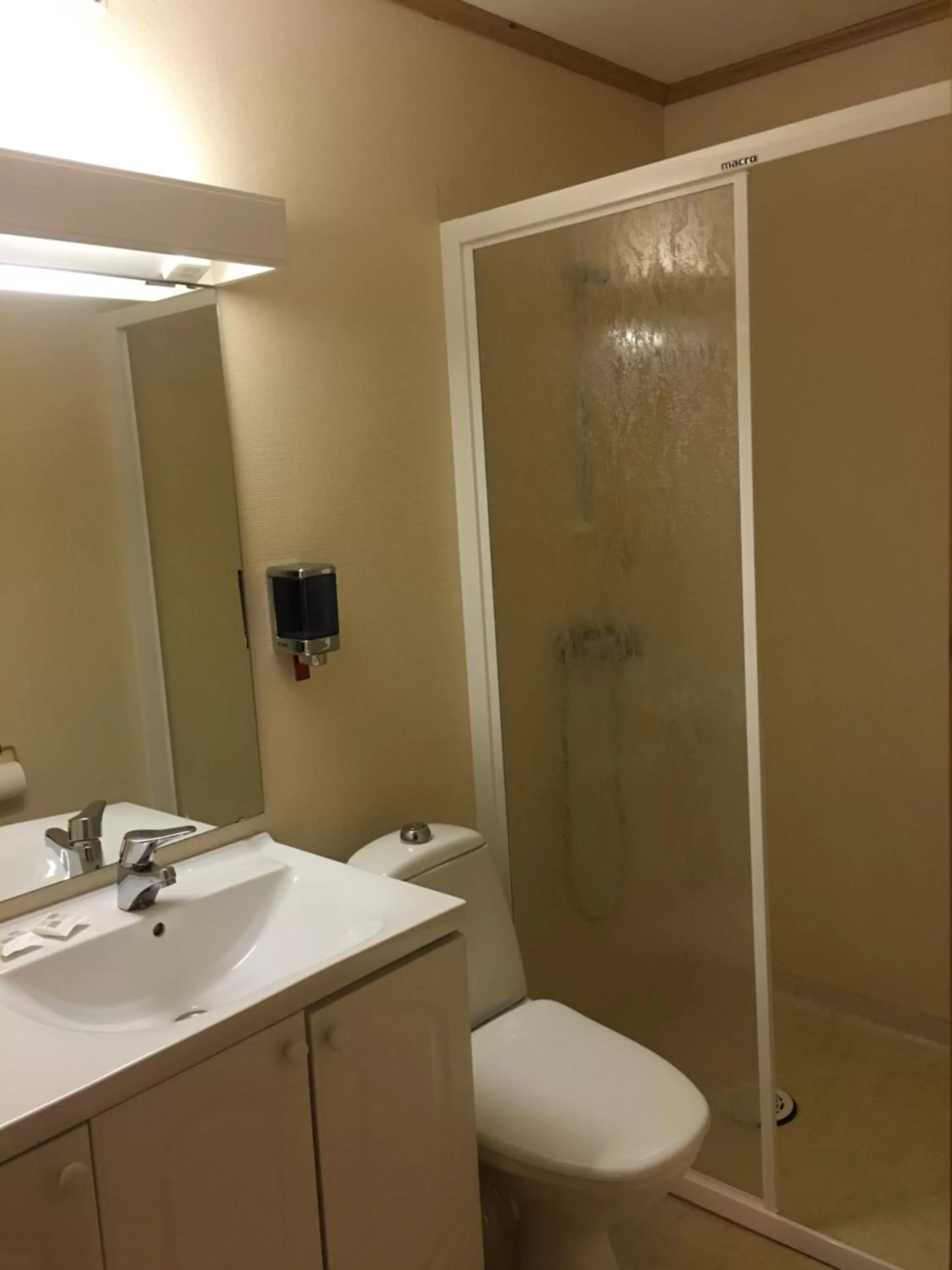 Bathroom in Arctic Hotel Nordkapp