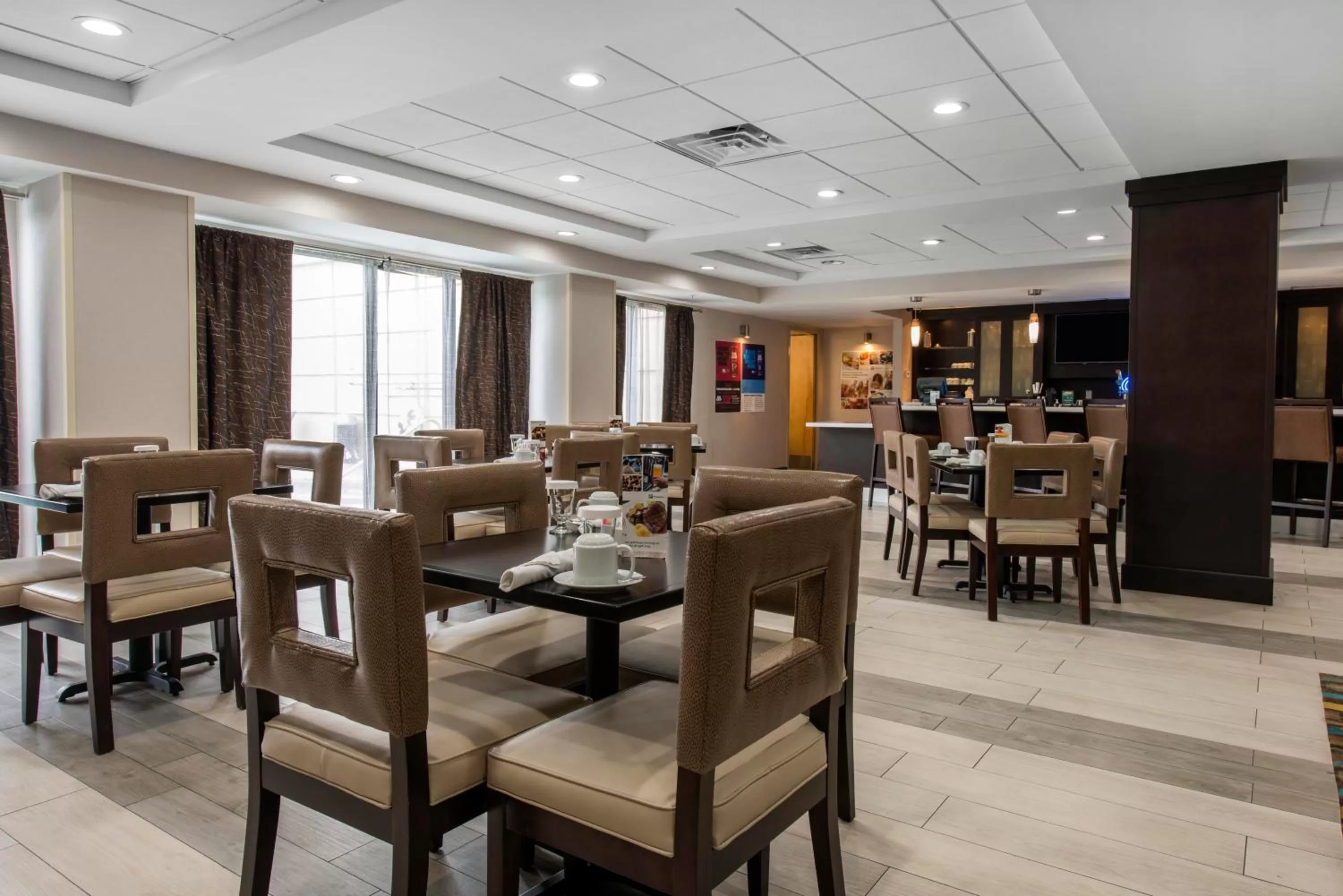 Restaurant/places to eat in Holiday Inn Savannah South - I-95 Gateway by IHG