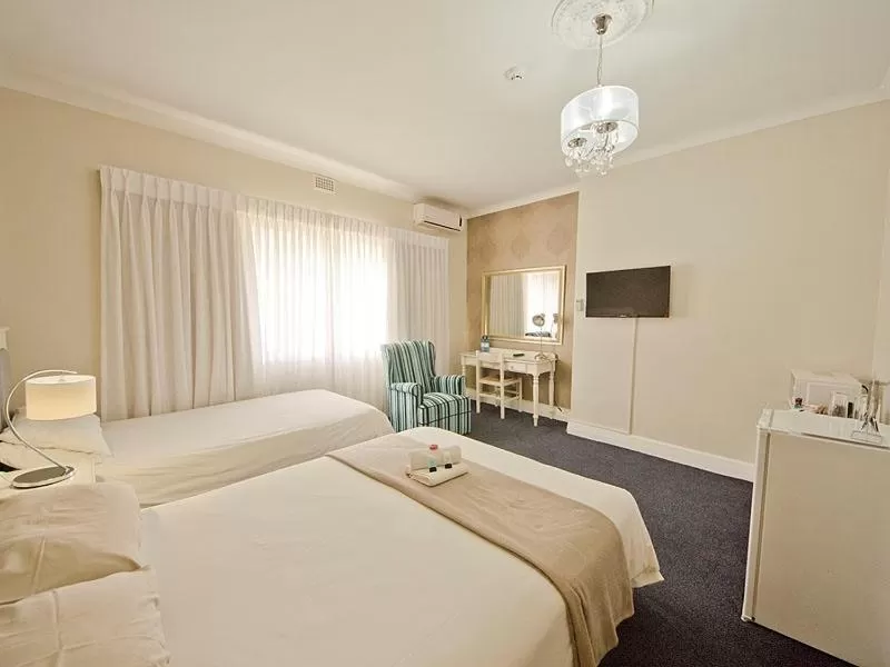 Family, Bed in The Russel Hotel