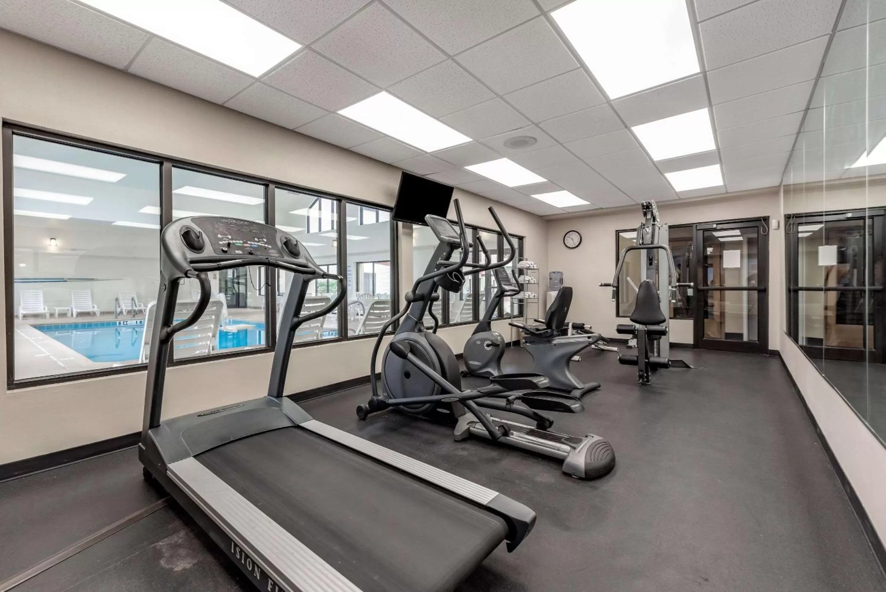 Fitness centre/facilities in Comfort Inn & Suites Warsaw near US-30