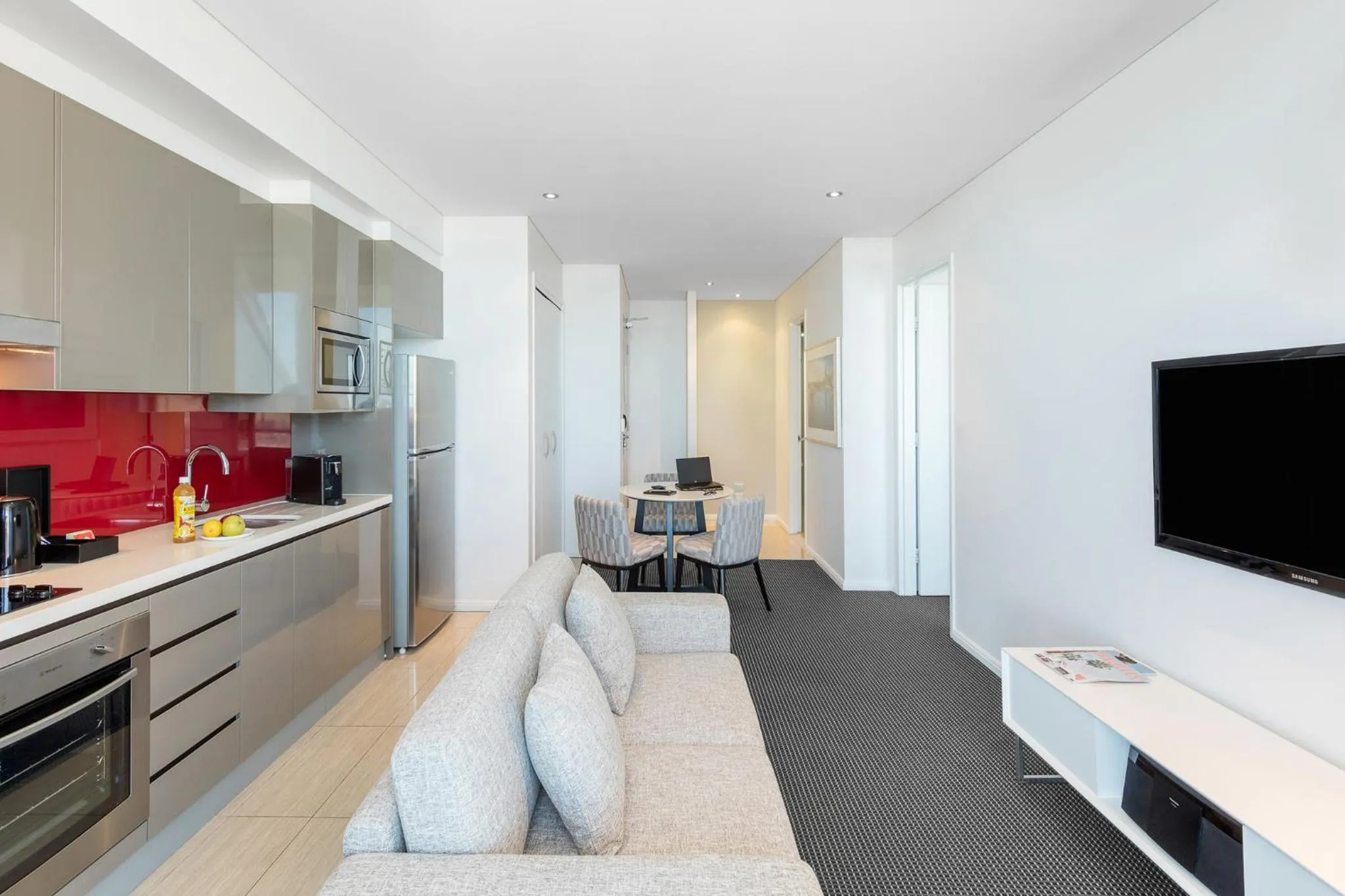 One-Bedroom Luxury Suite in Meriton Suites Campbell Street, Sydney