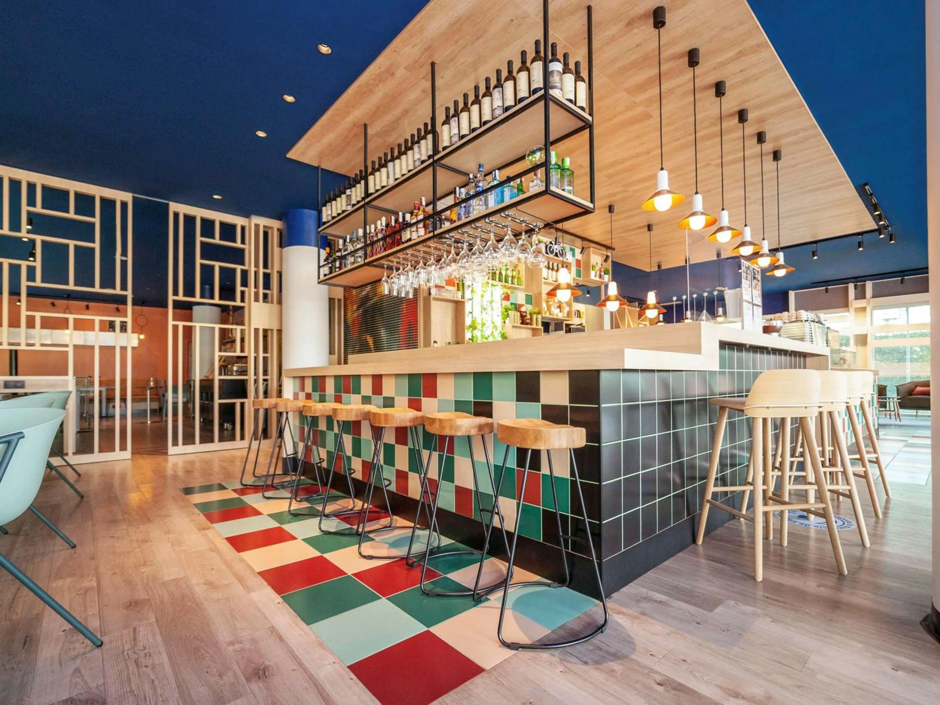 Lounge or bar in Ibis Alcala de Henares La Garena