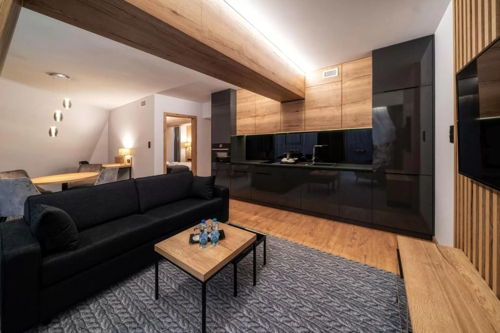 Communal lounge/ TV room in Hotel META Resort & Vine SPA