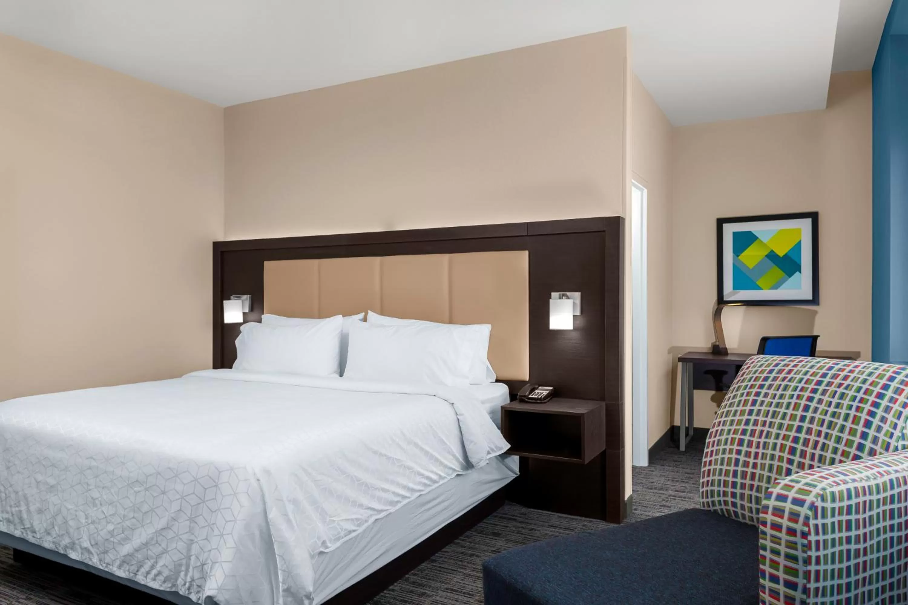 King Room - Hearing Accessible in Holiday Inn Express Kansas City Downtown