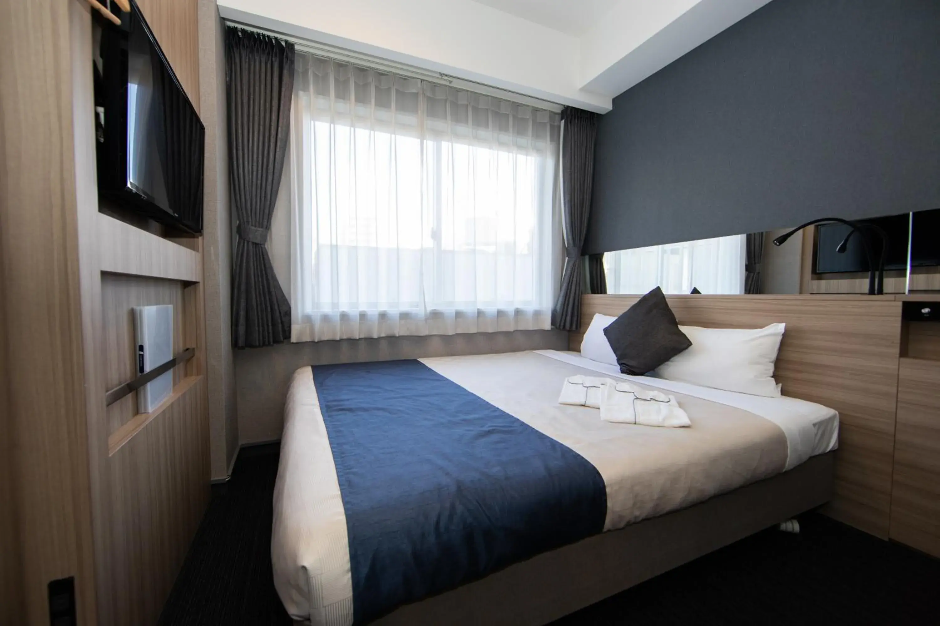 Moderate Double Room - Smoking in Quintessa Hotel Osaka Shinsaibashi Comic & Books Moderate Double Room - Smoking in Quintessa Hotel Osaka Shinsaibashi Comic & Books