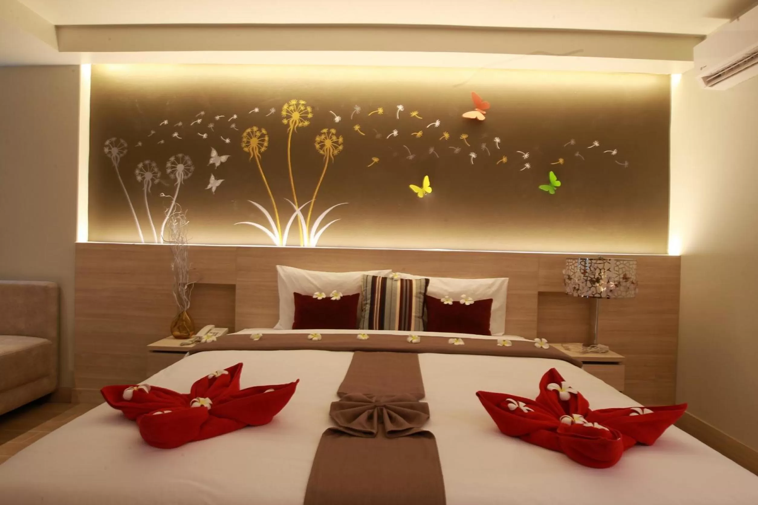 Photo of the whole room, Bed in Levana Pattaya Hotel - SHA Extra Plus