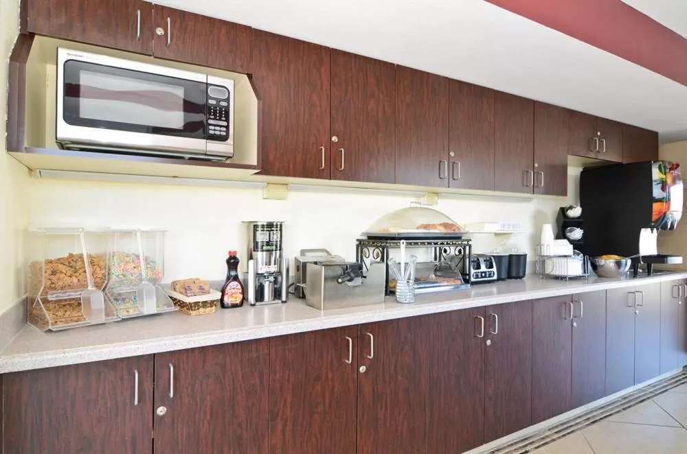 Breakfast in Inn America - Lewiston