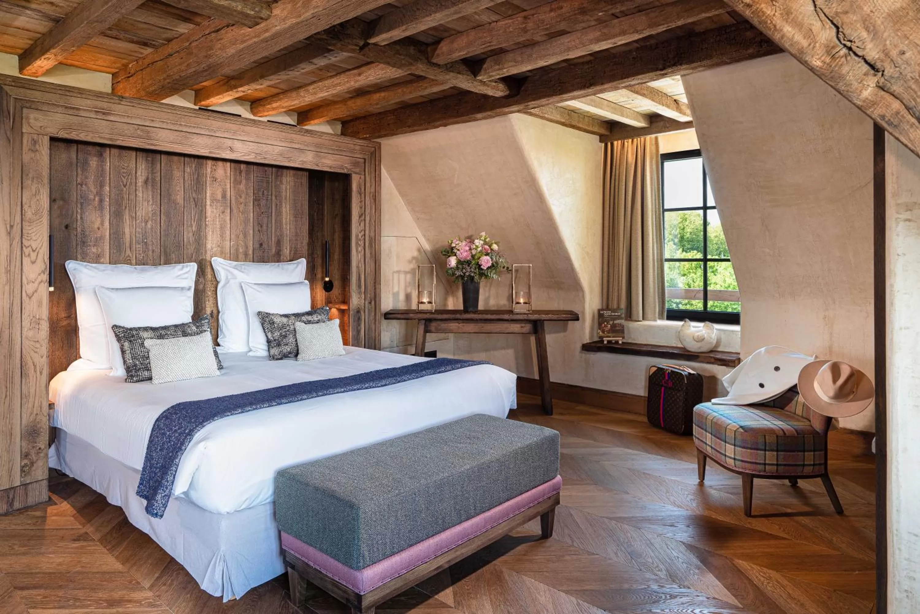 Photo of the whole room, Bed in La Ferme Saint Simeon Hotel & Spa - Relais & Chateaux