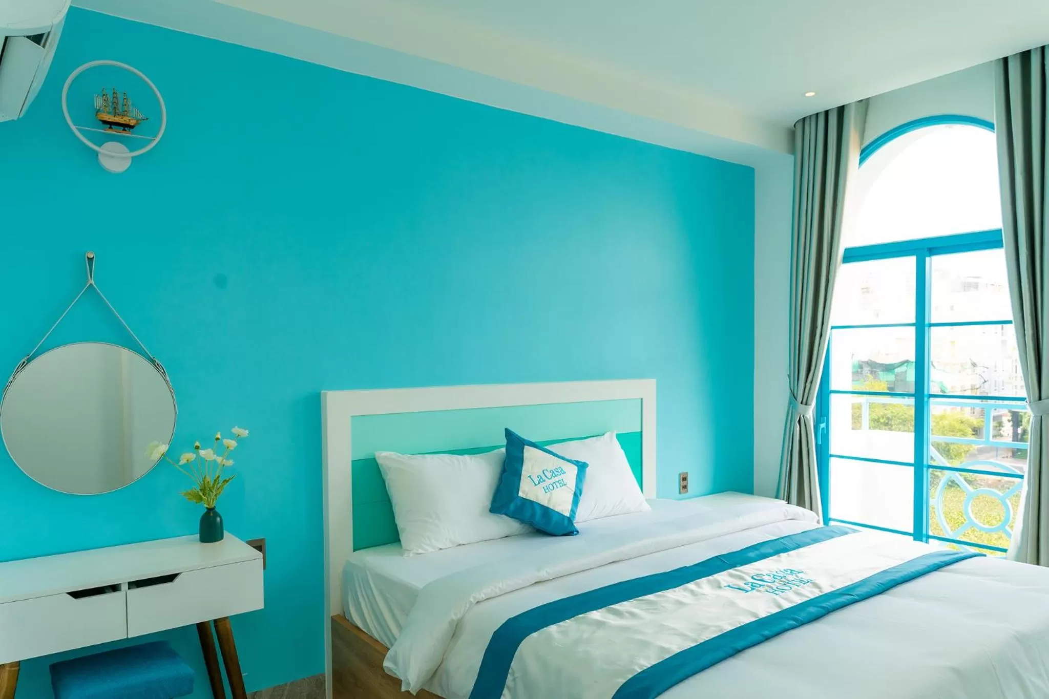 Bed in La Casa Boutique Hotel