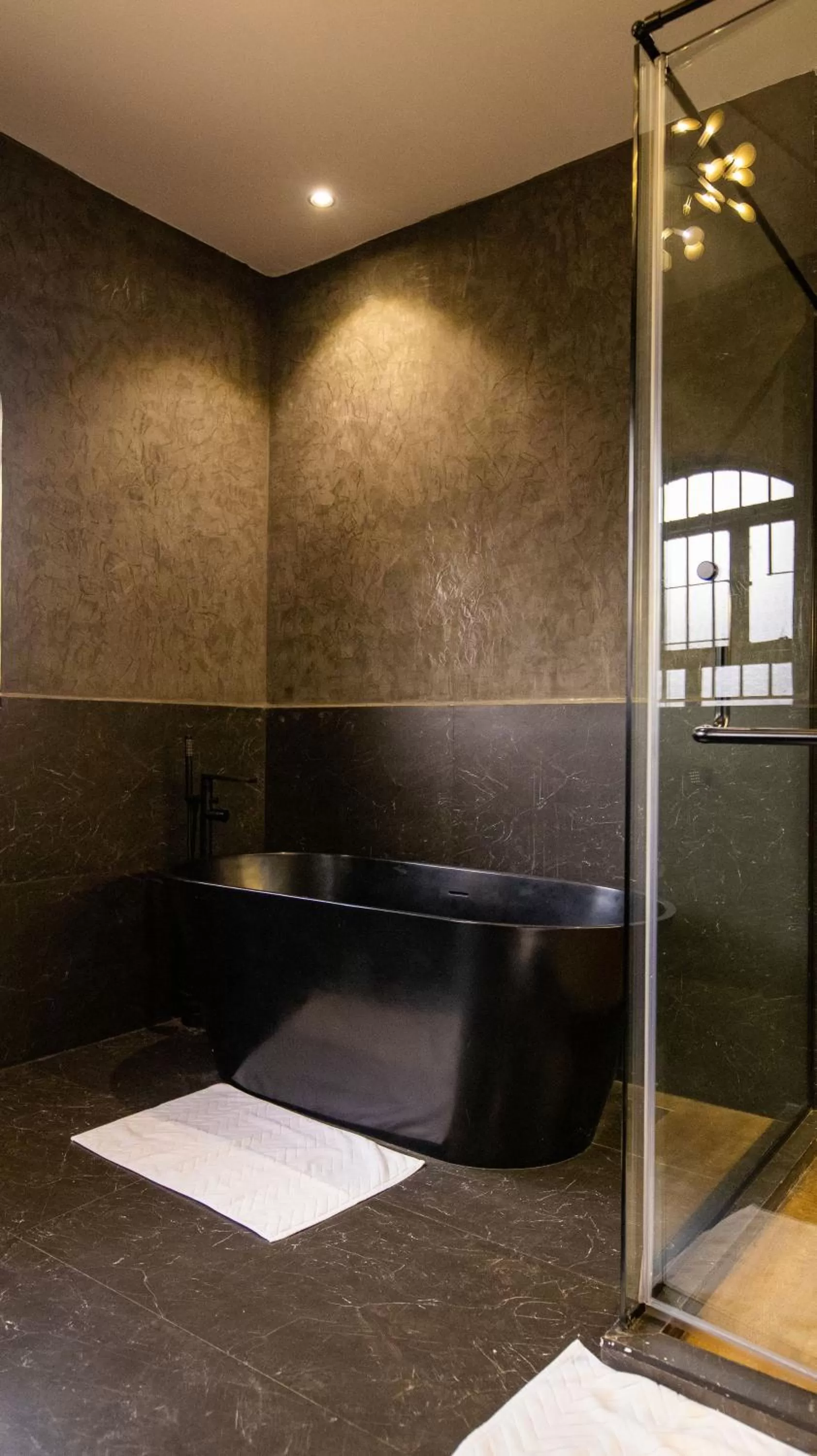 Bathroom, Swimming Pool in Gigiri Lion Villas II