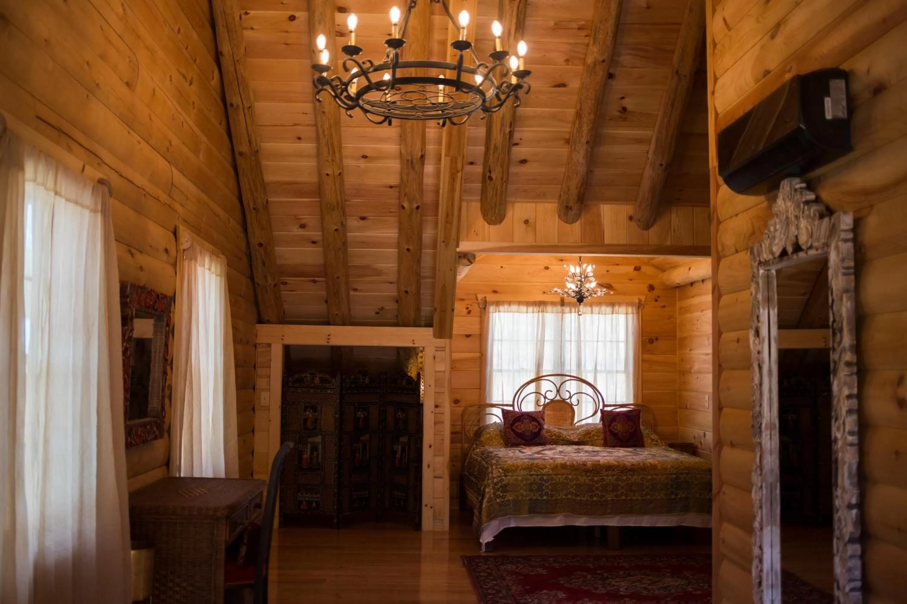 Seating Area in Log Country Inn Bed and Breakfast of Ithaca