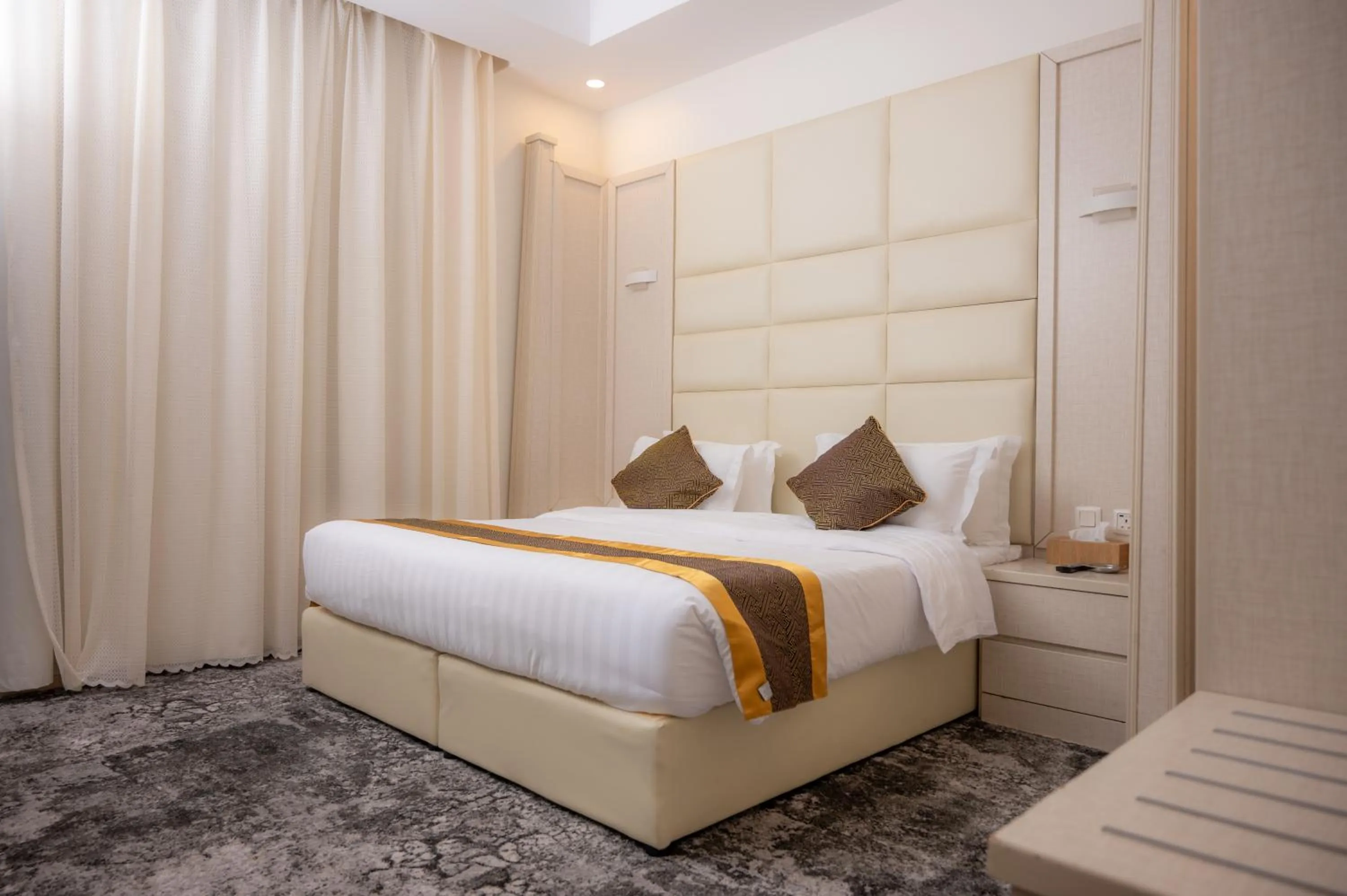 Photo of the whole room, Bed in Areen Hotel فندق ارين