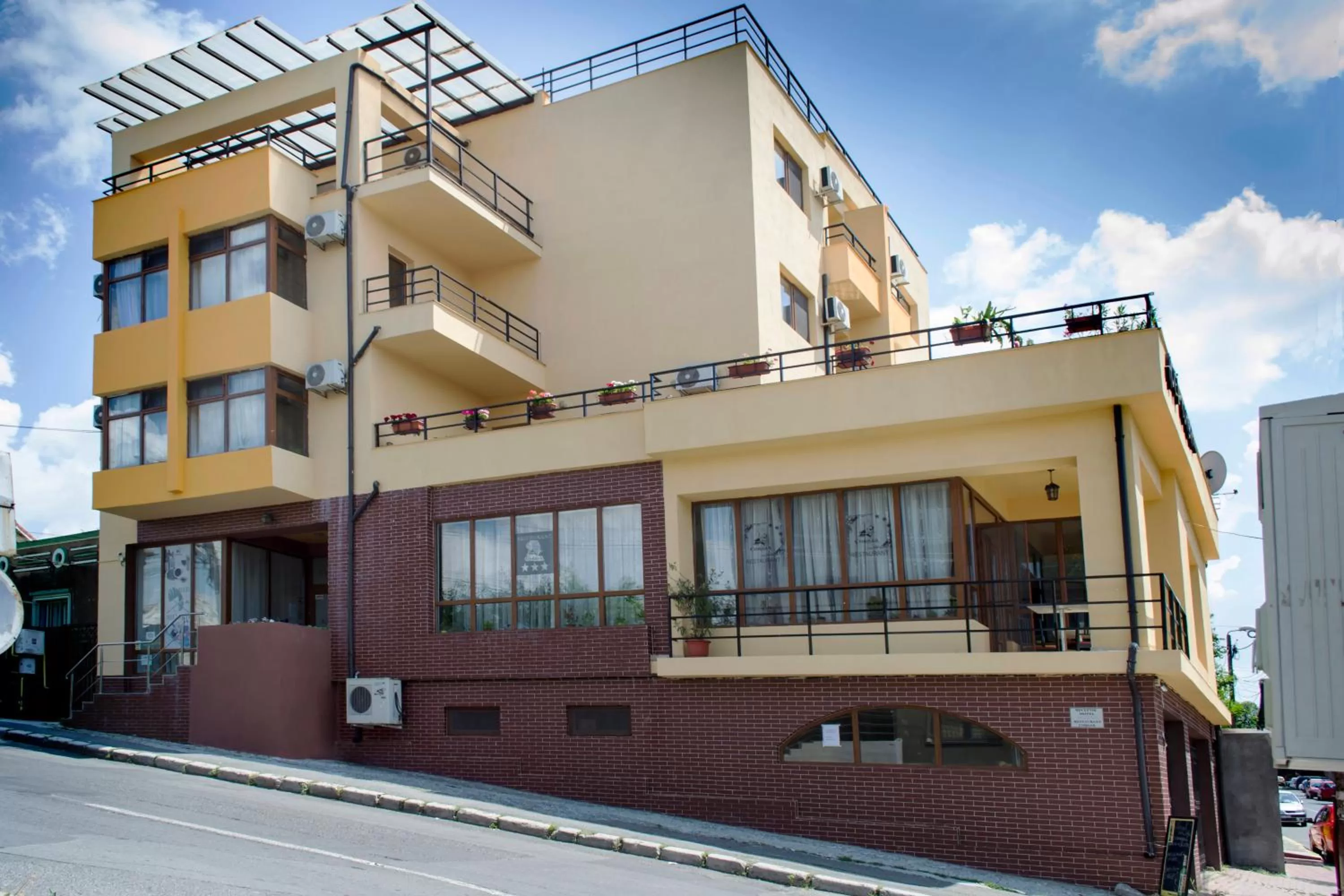 Property Building in Hotel Corsar