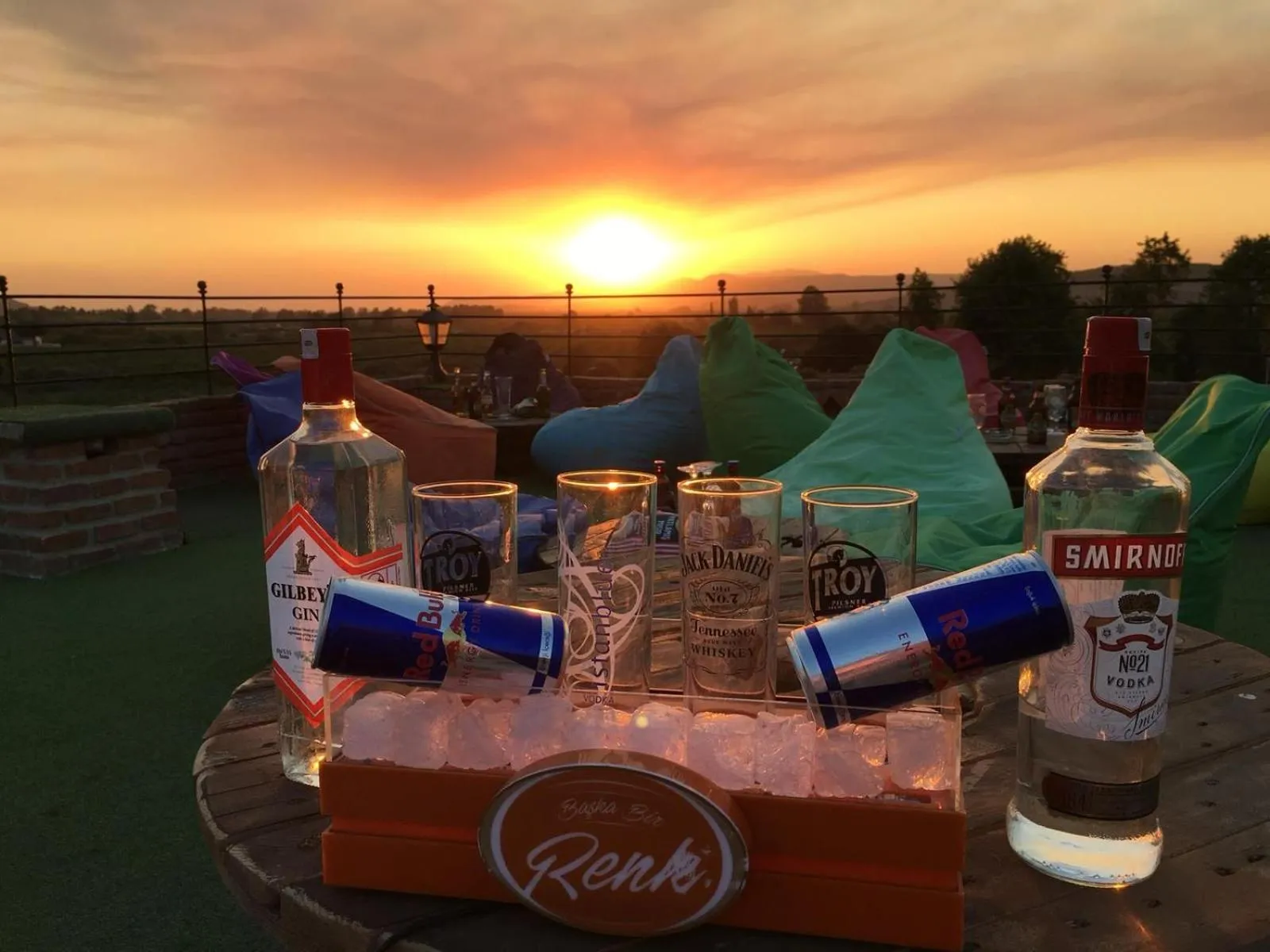 Restaurant/places to eat in Rebetika Hotel & bistro