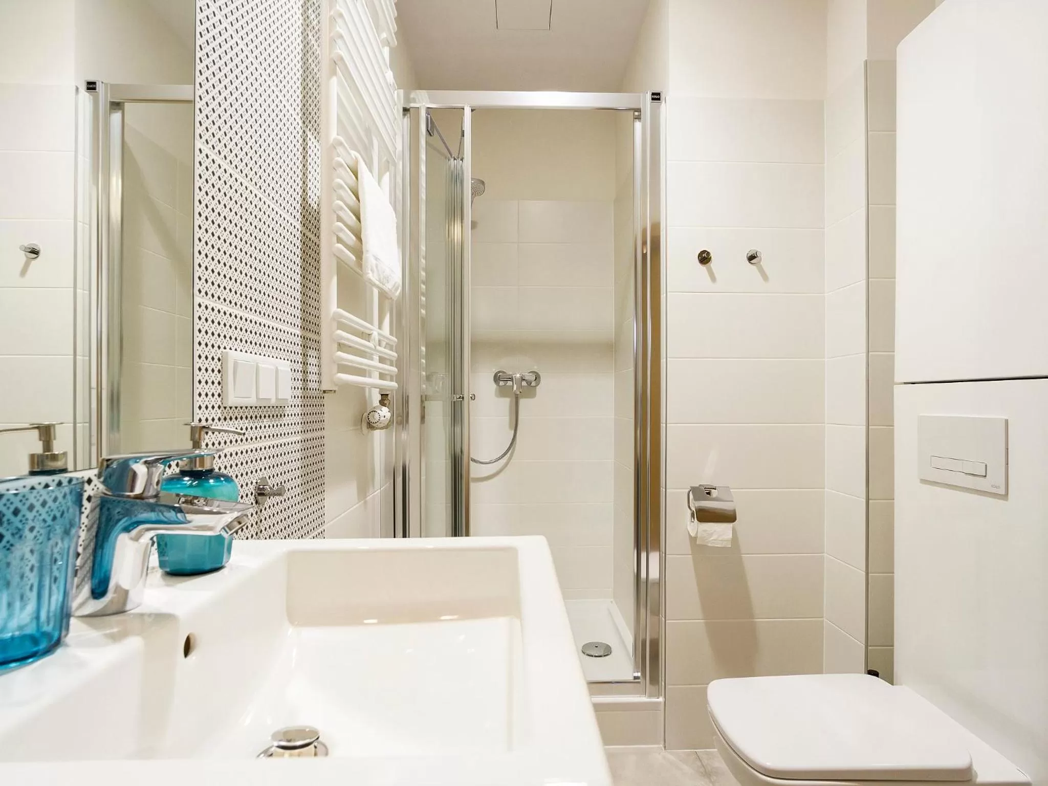 Shower in Riverside Aparthotel Cracow