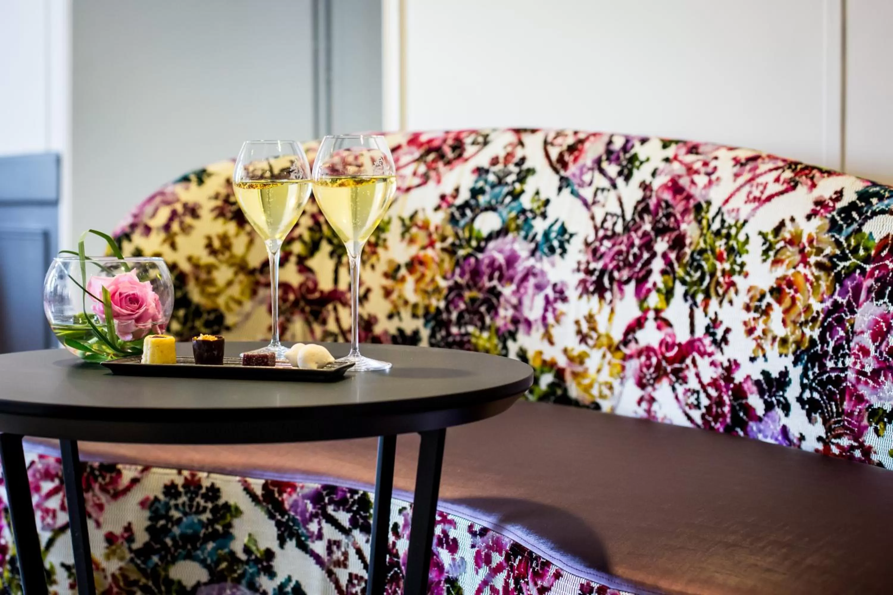 Living room in Château Belmont Tours by The Crest Collection