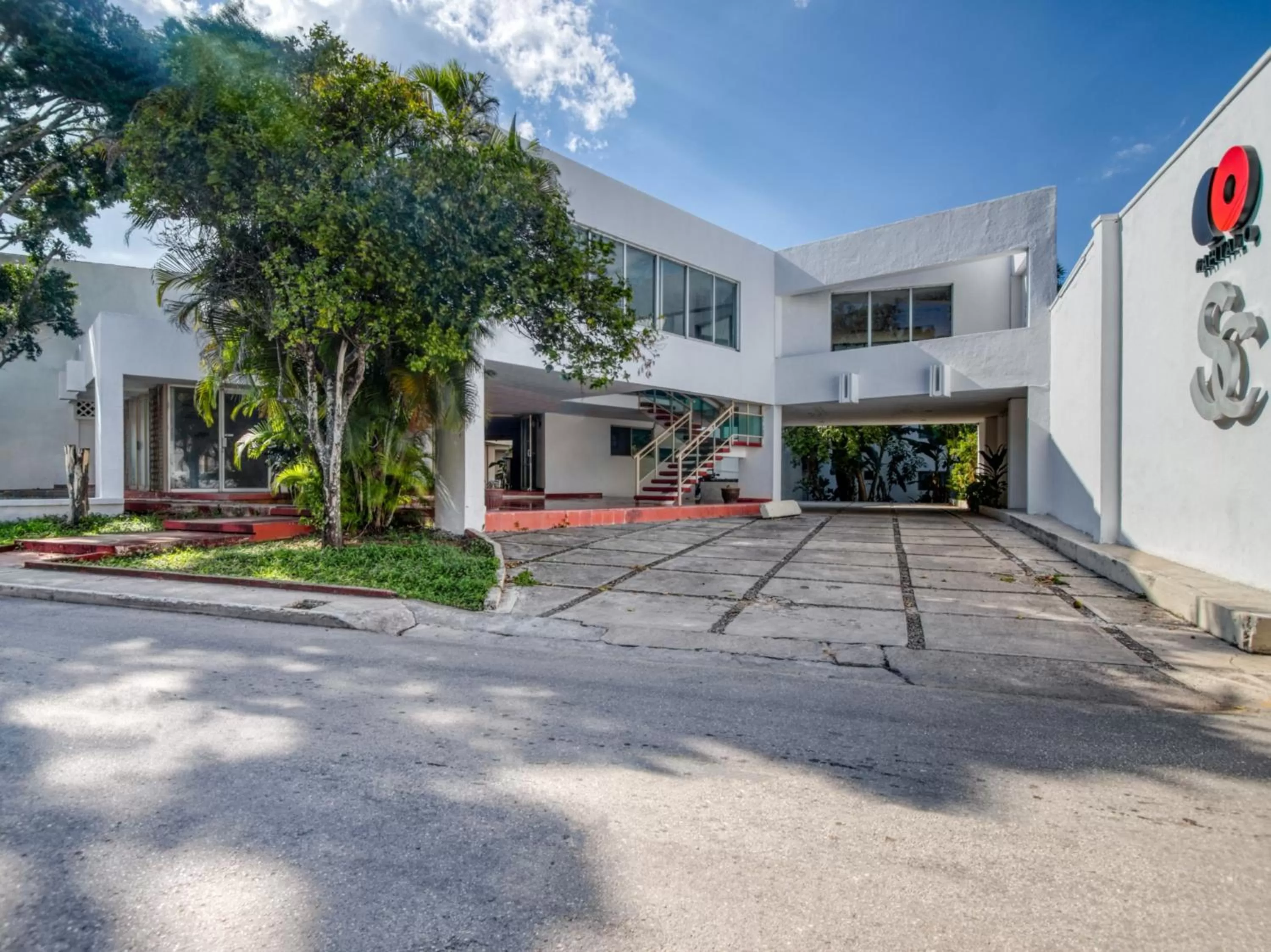 Facade/entrance, Property Building in Hotel San Carlos