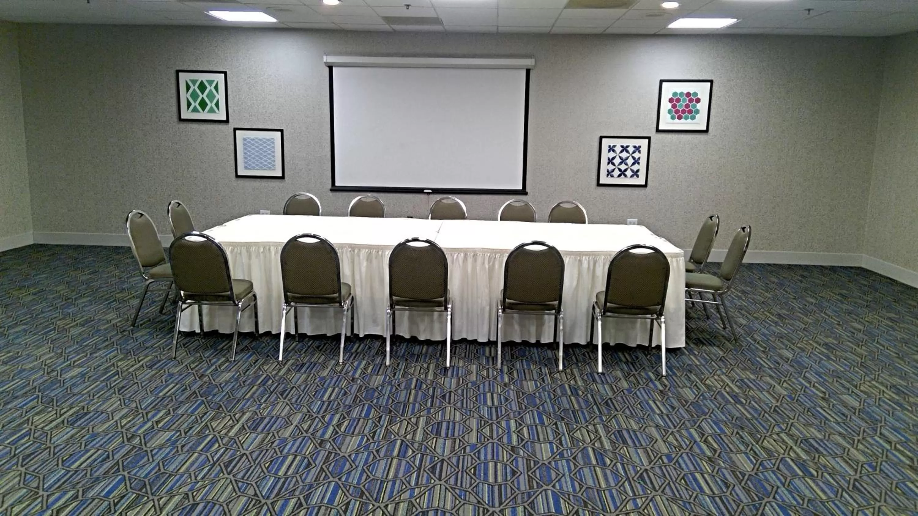 Meeting/conference room in Holiday Inn Express & Suites Tracy by IHG