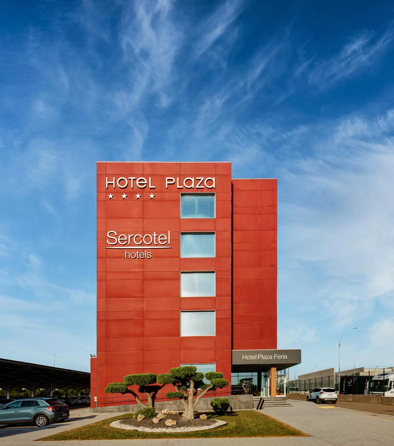 Property building in Sercotel Plaza Feria