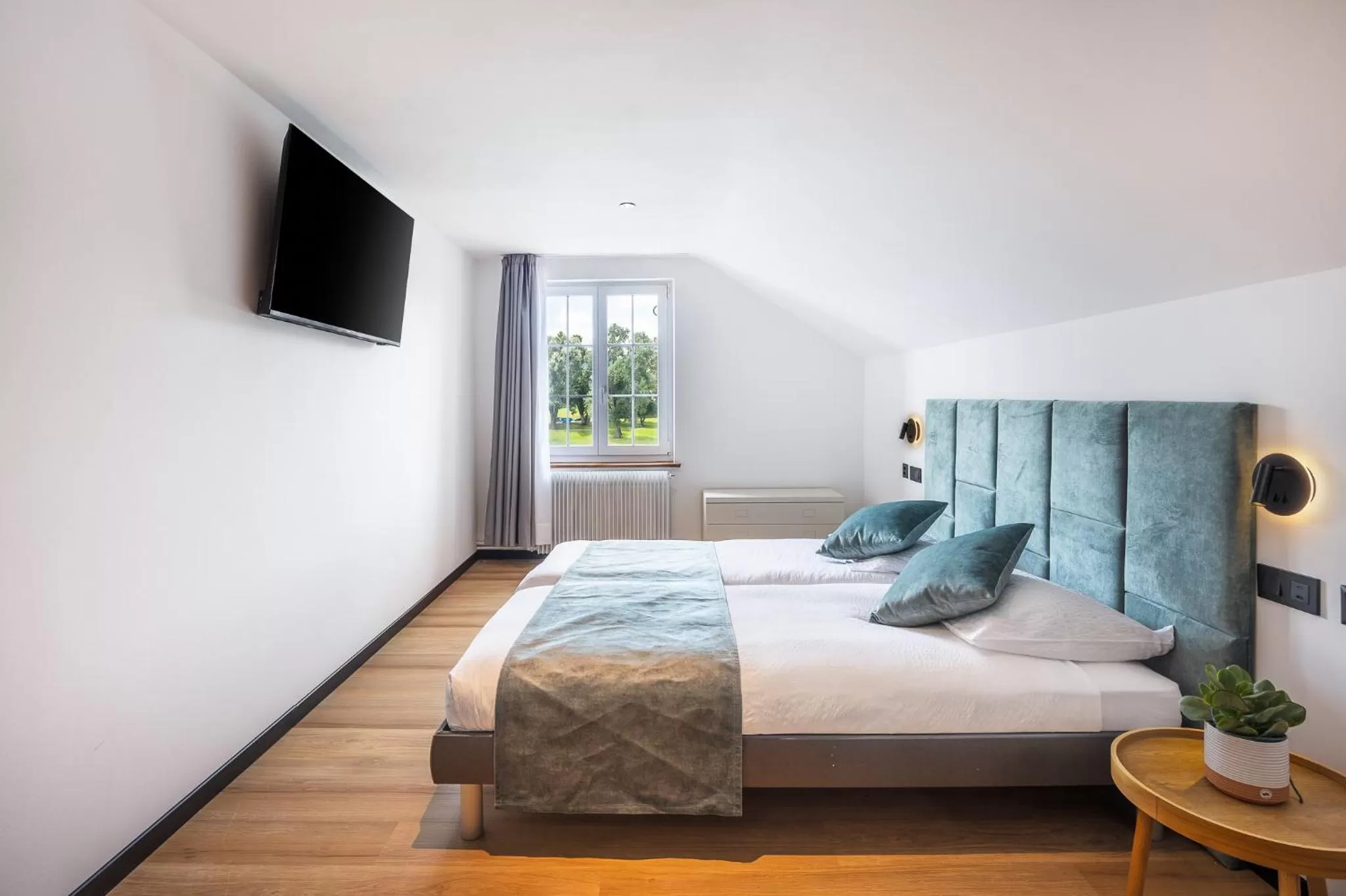 Photo of the whole room, Bed in Hotel Rheingerbe