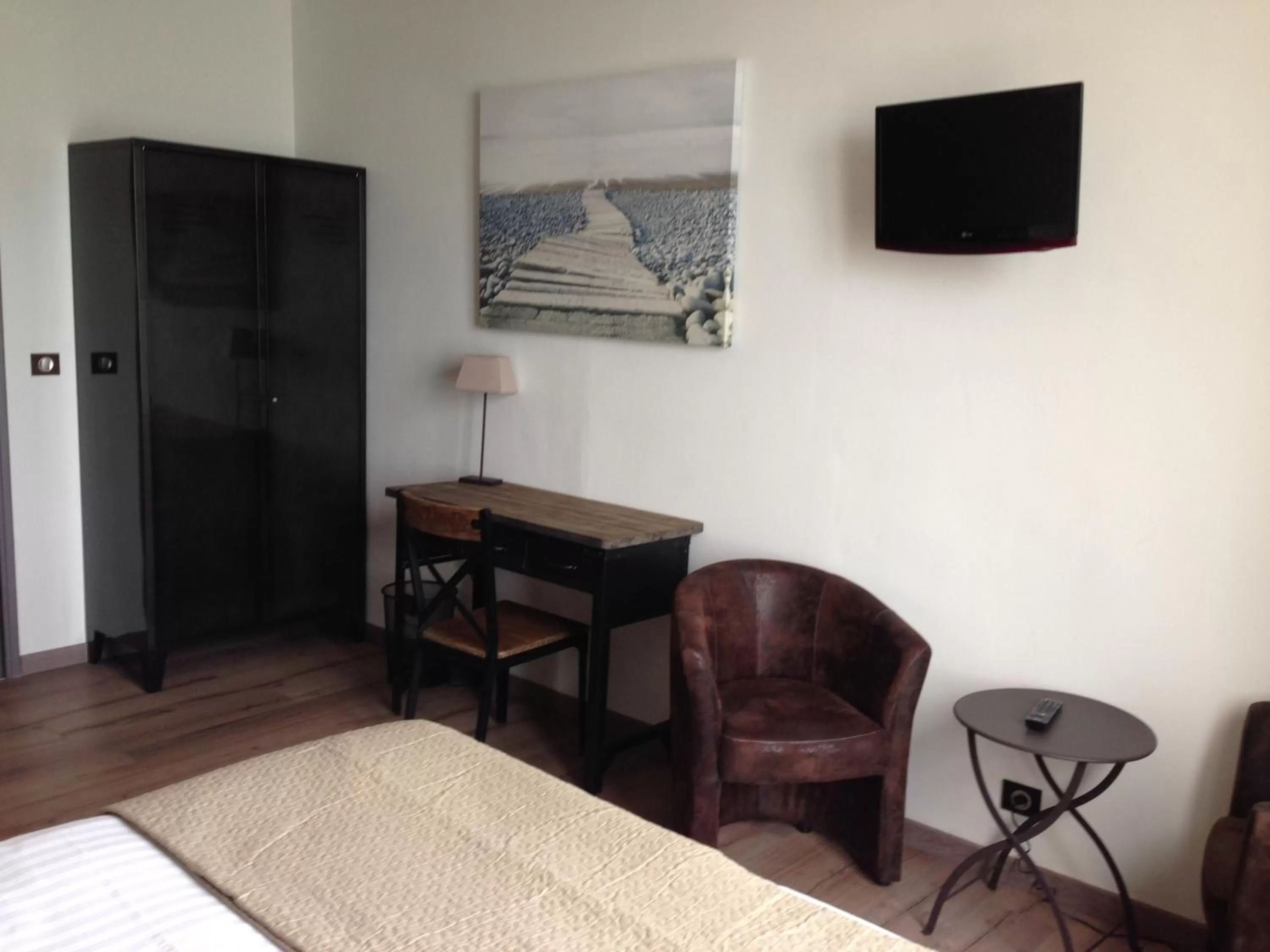 TV and multimedia in Les Fregates