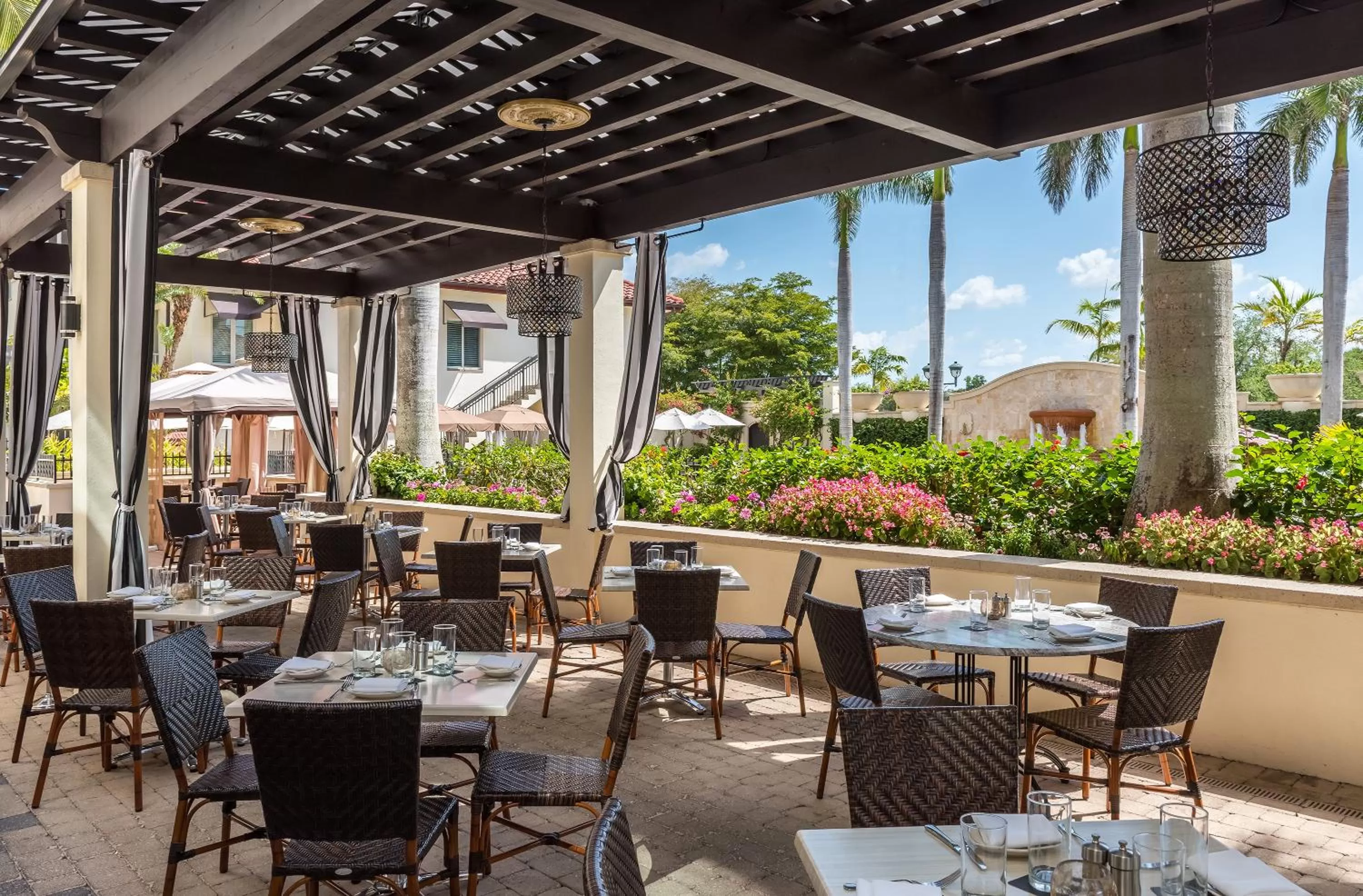 Restaurant/places to eat in Bellasera Resort