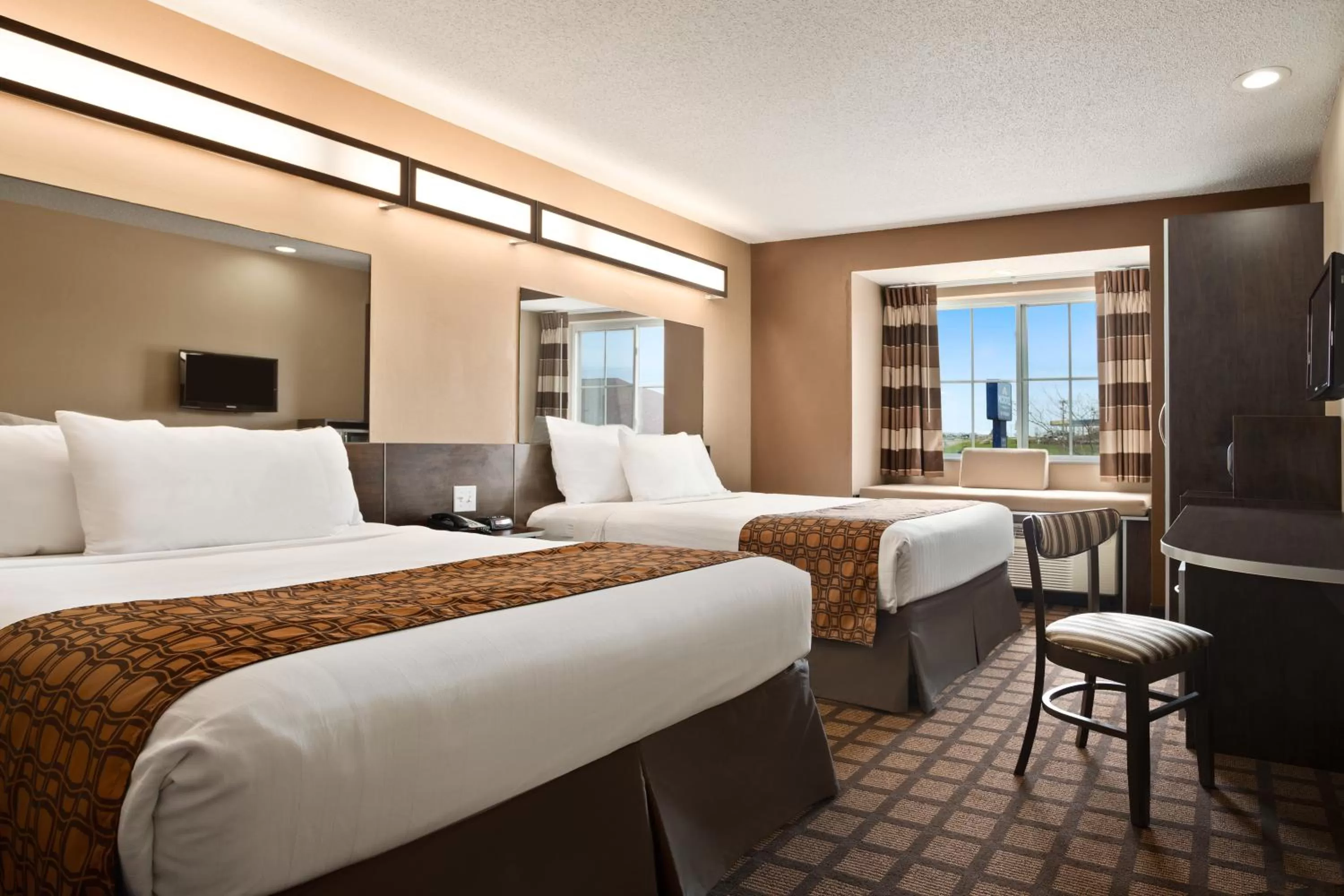 Queen Room with Two Queen Beds - Non-Smoking in Marion Inn