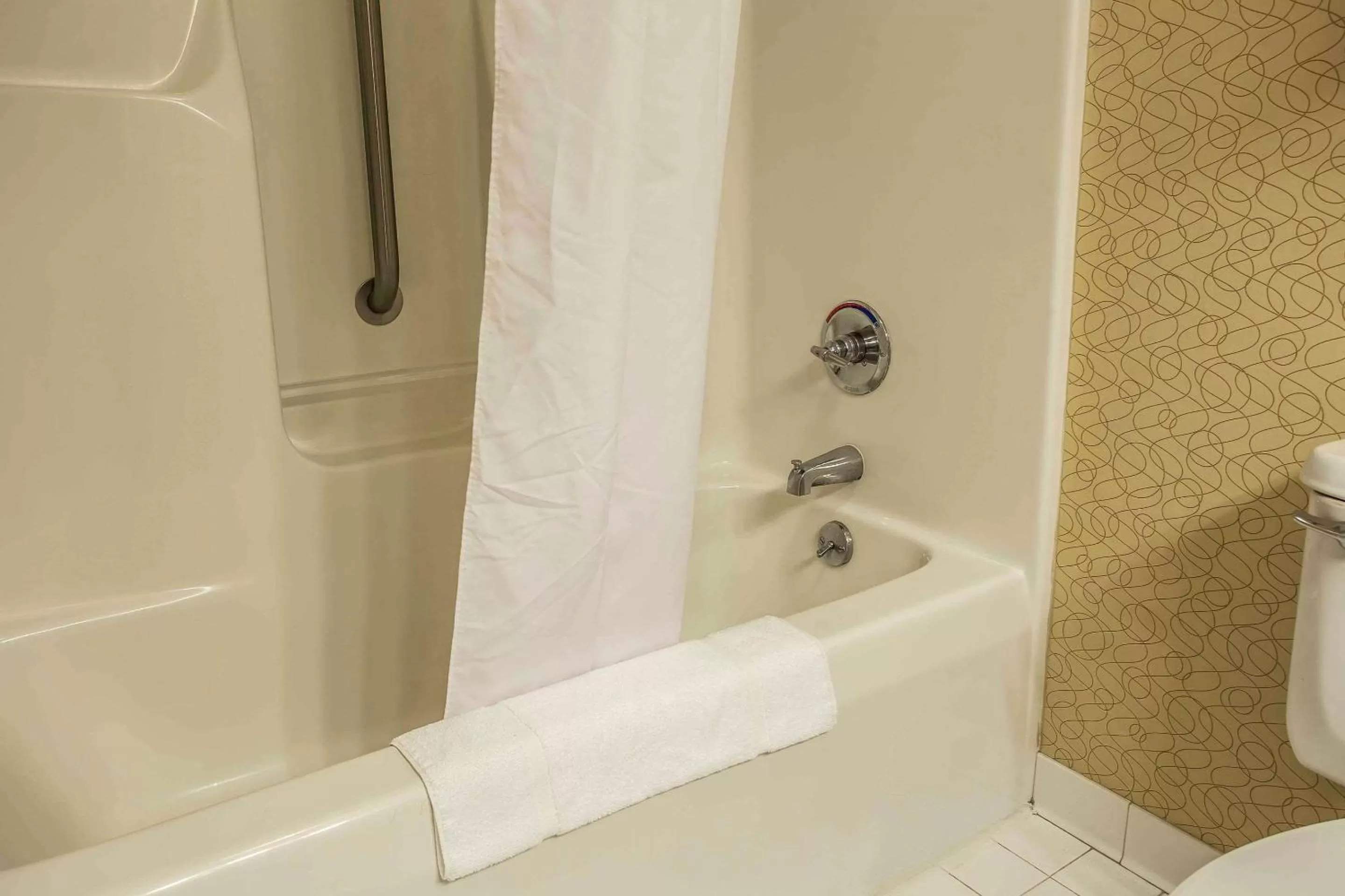 Photo of the whole room in Quality Inn Union US Hwy 176