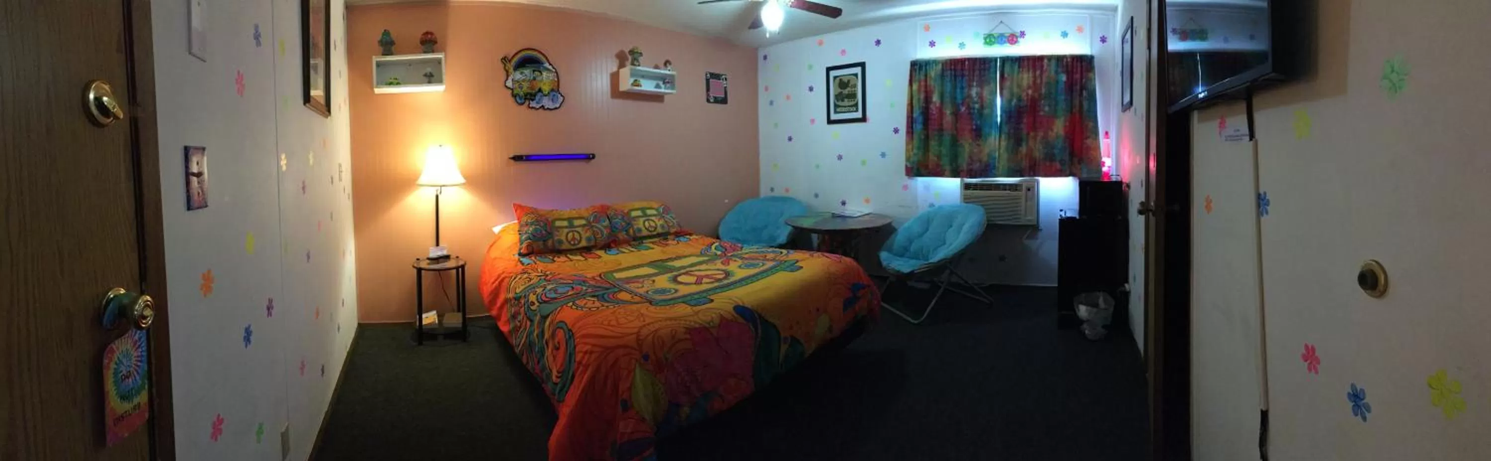 Bed in Sunset View Inn L.L.C