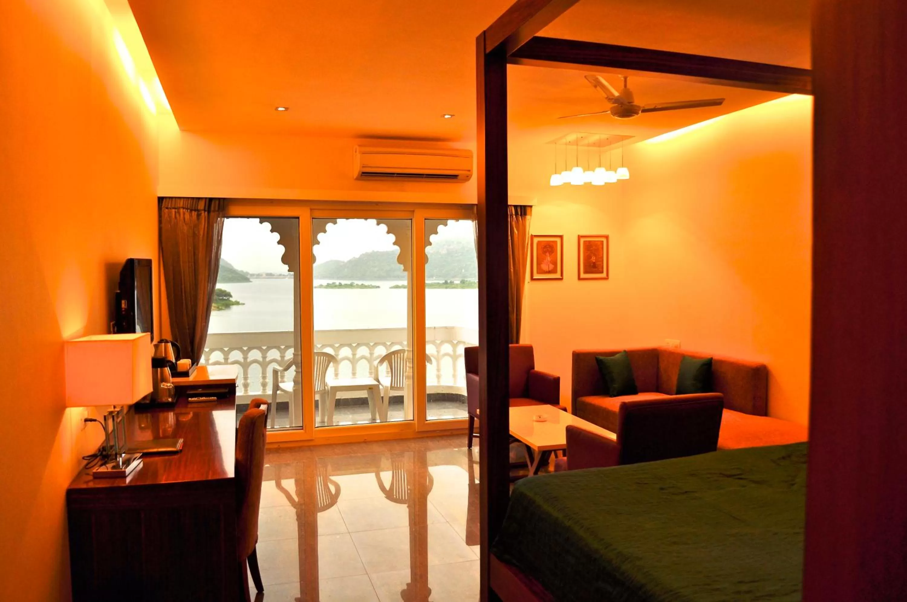 Bed in Jaisamand Island Resort