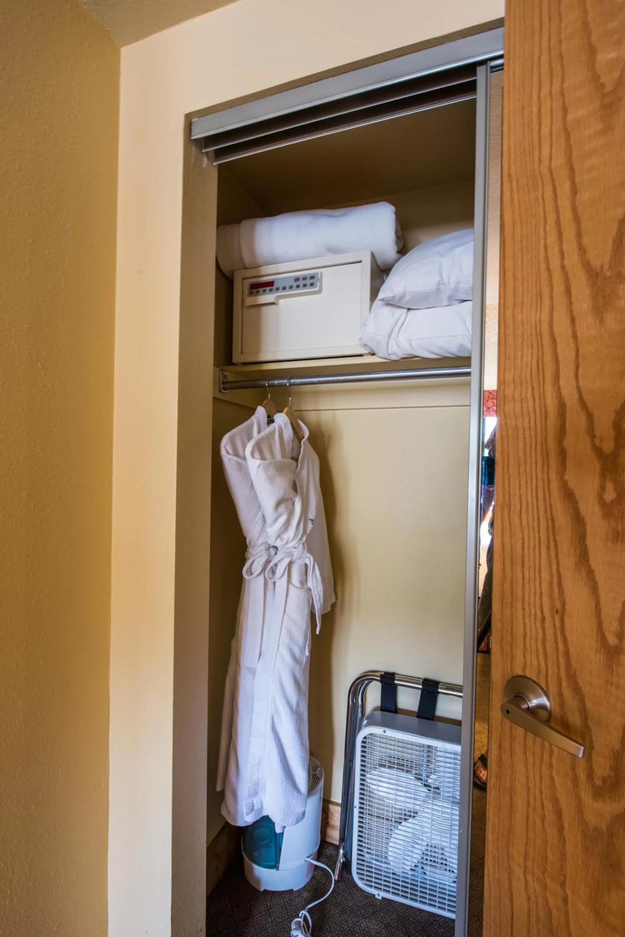 The Grand Lodge Hotel and Suites